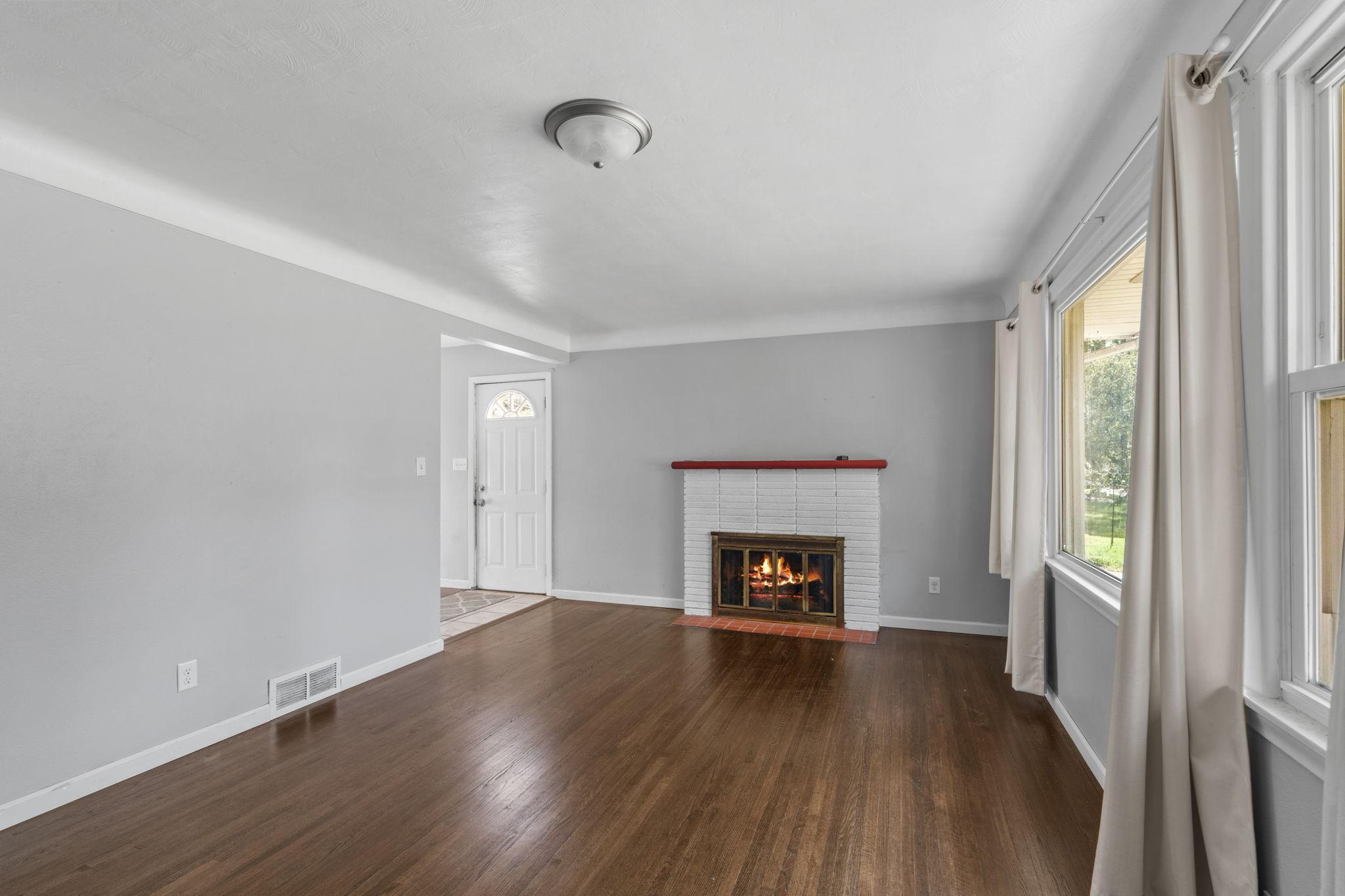 2168 Hawthorne Avenue E Property Photo 3