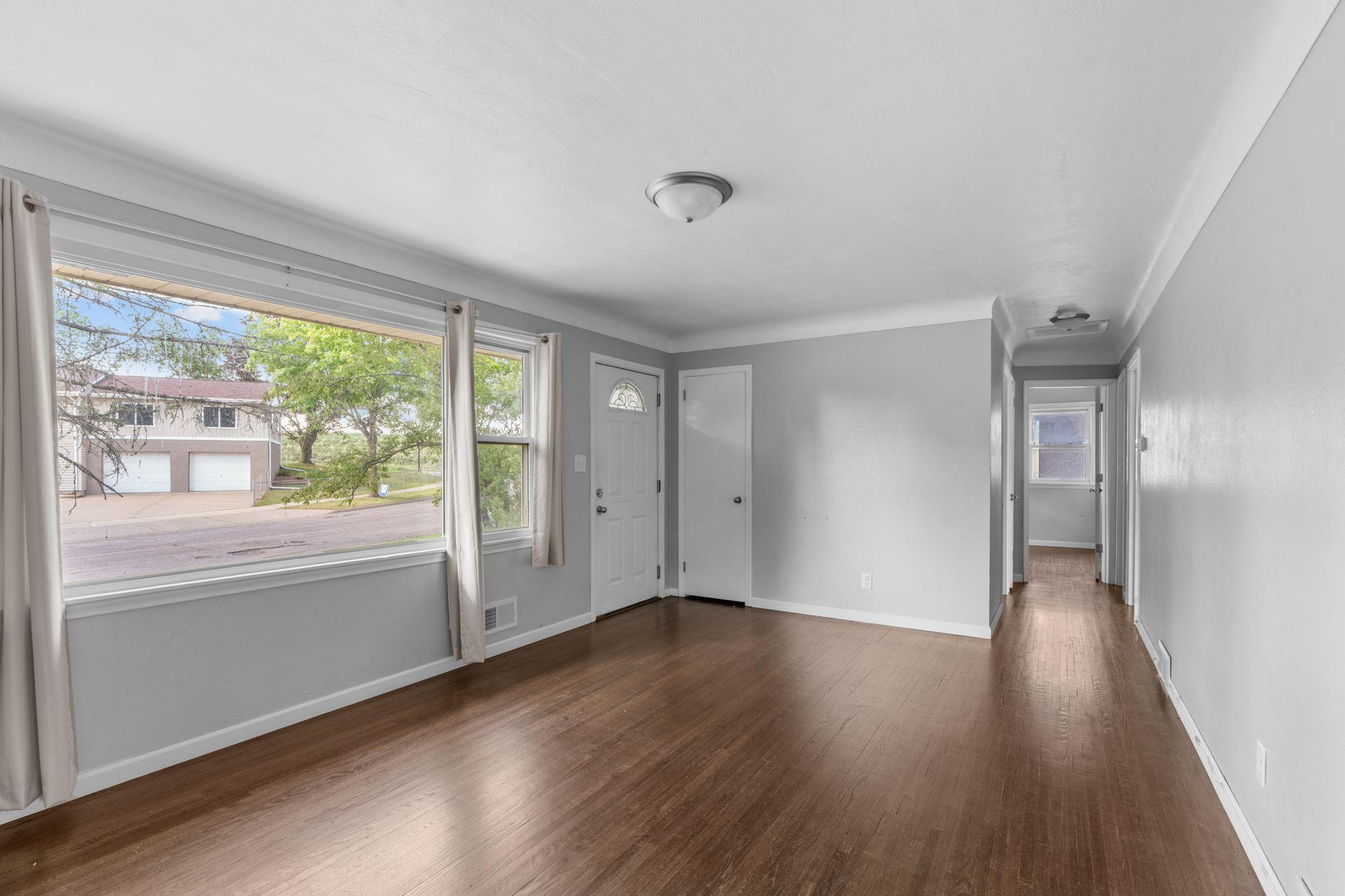 2168 Hawthorne Avenue E Property Photo 4