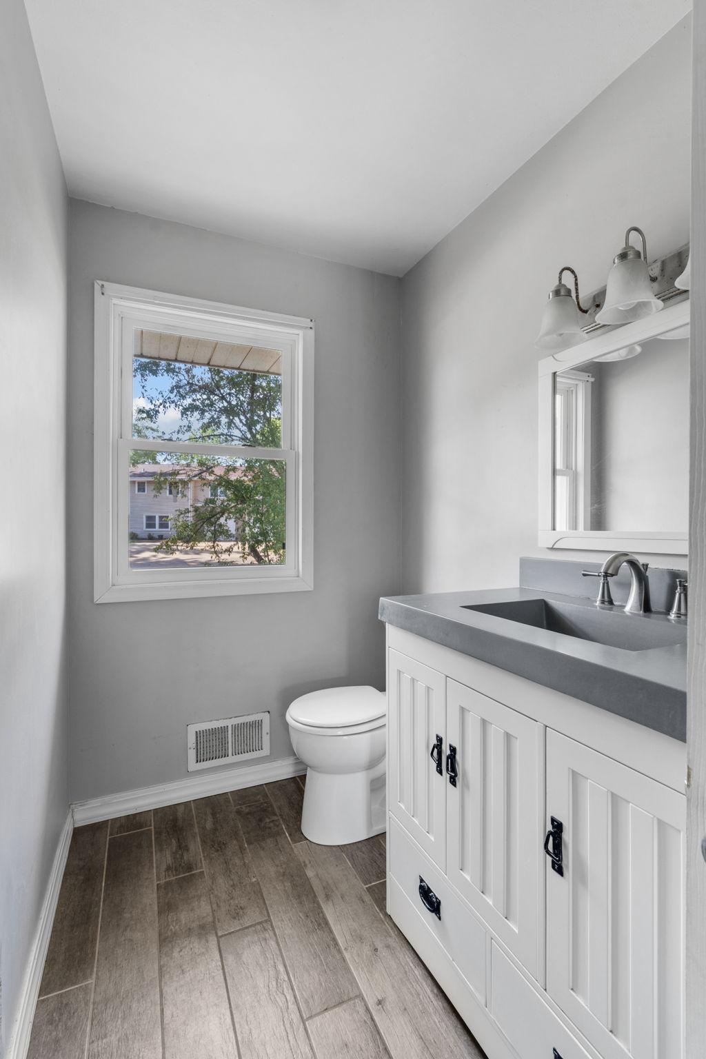 2168 Hawthorne Avenue E Property Photo 13