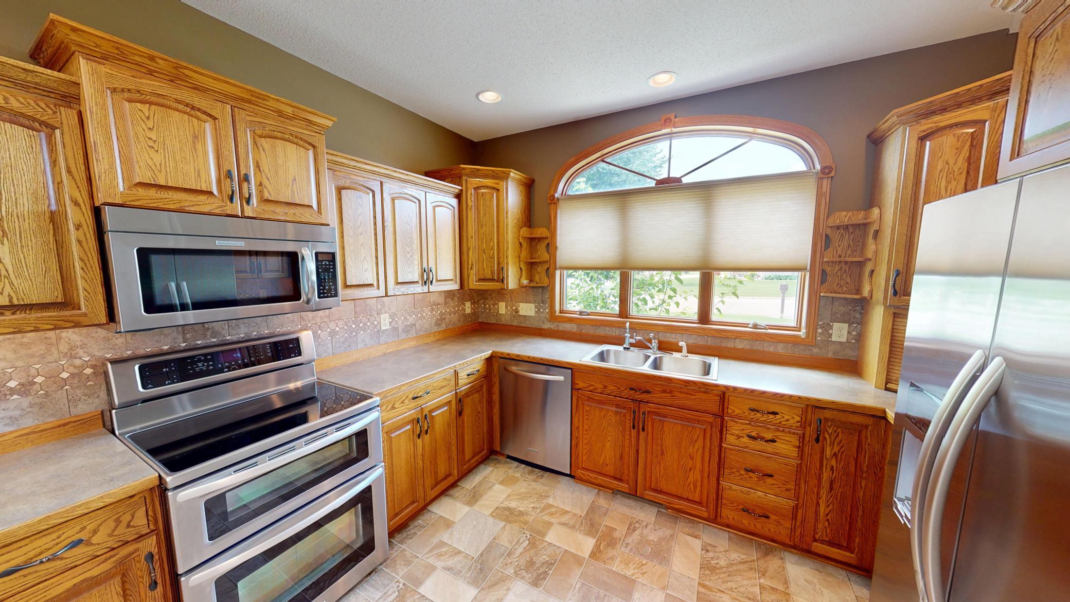 1802 Crystal Drive Property Photo 8