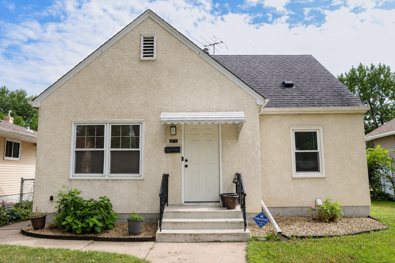 1874 Hawthorne Avenue E Property Photo 1