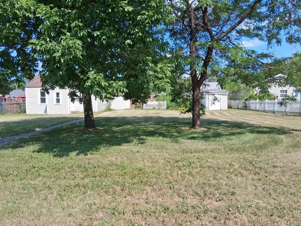 212 37th Avenue N Property Photo 1
