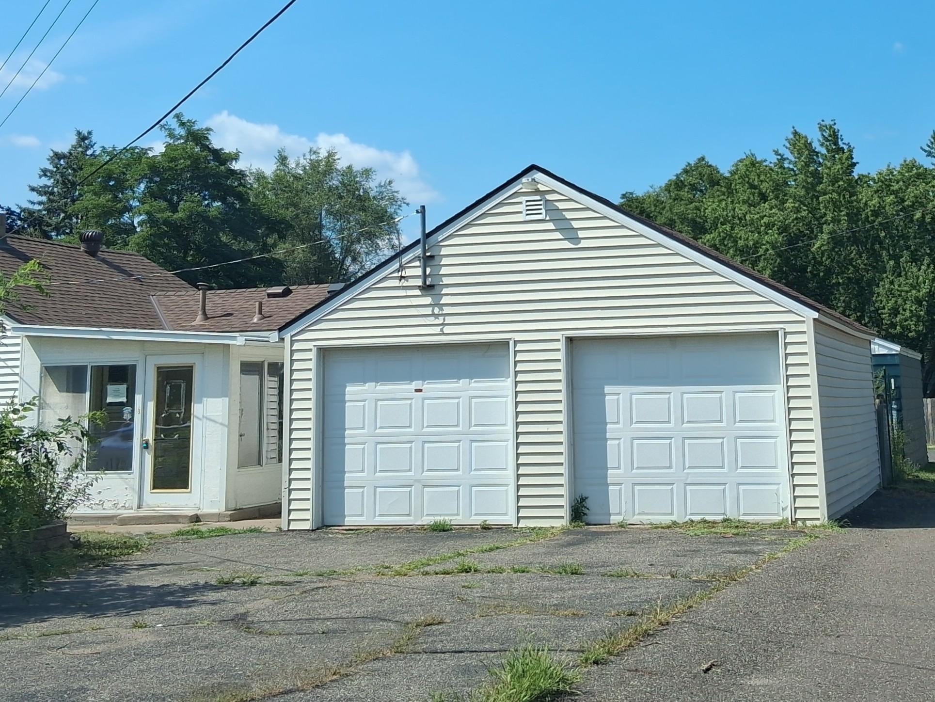 212 37th Avenue N Property Photo 4