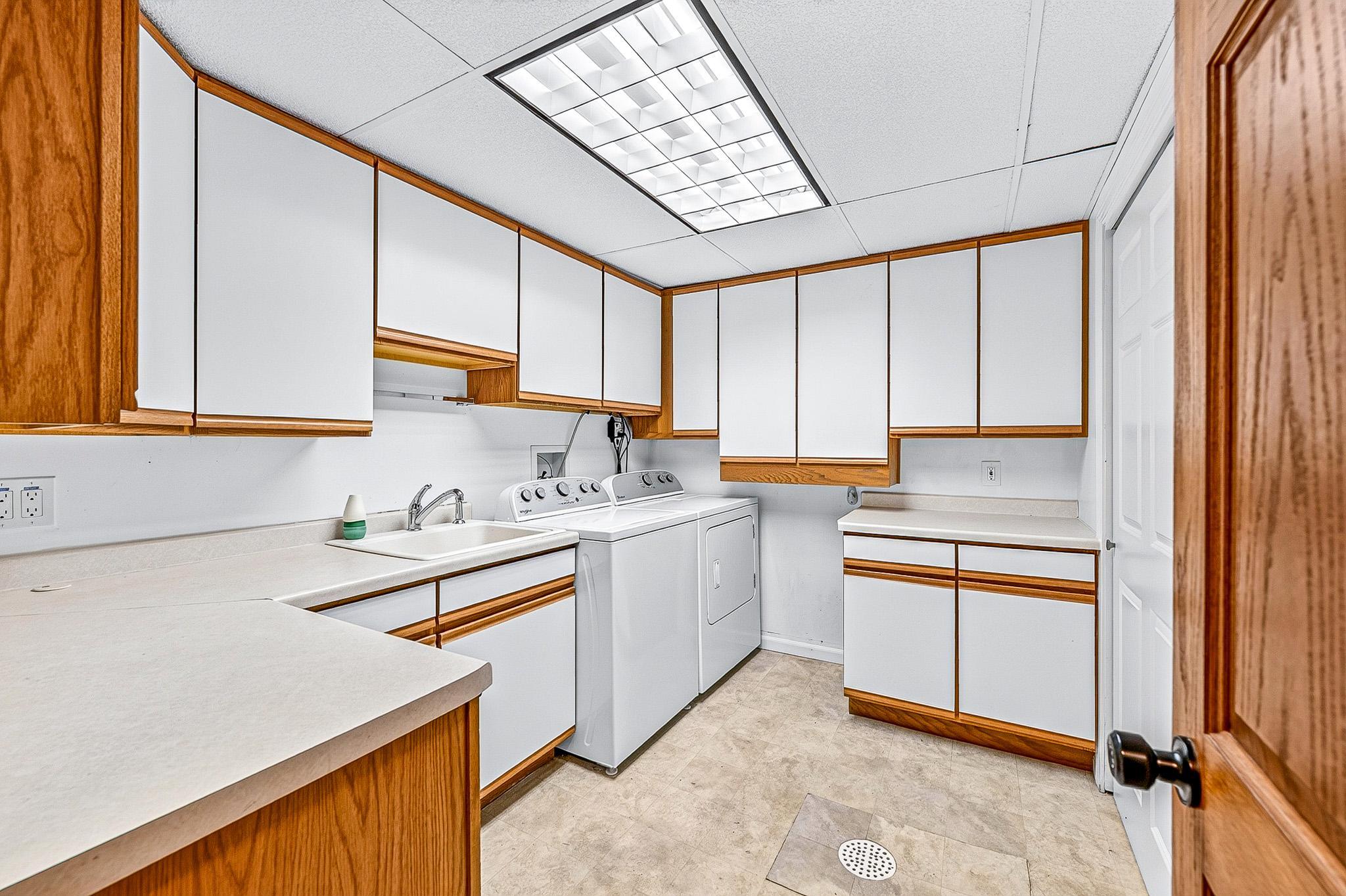 233 Sitka Street Property Photo 22