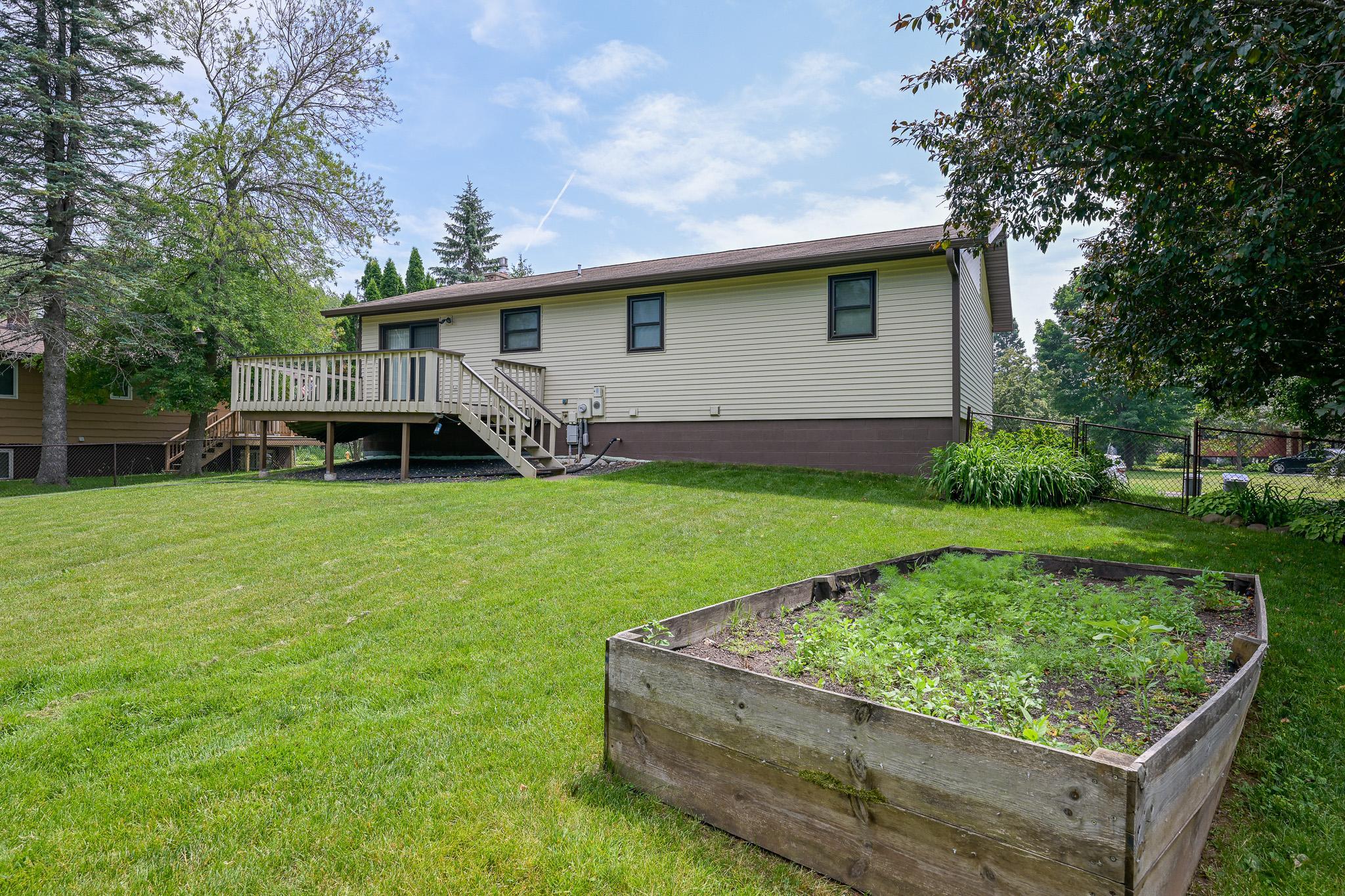 233 Sitka Street Property Photo 25