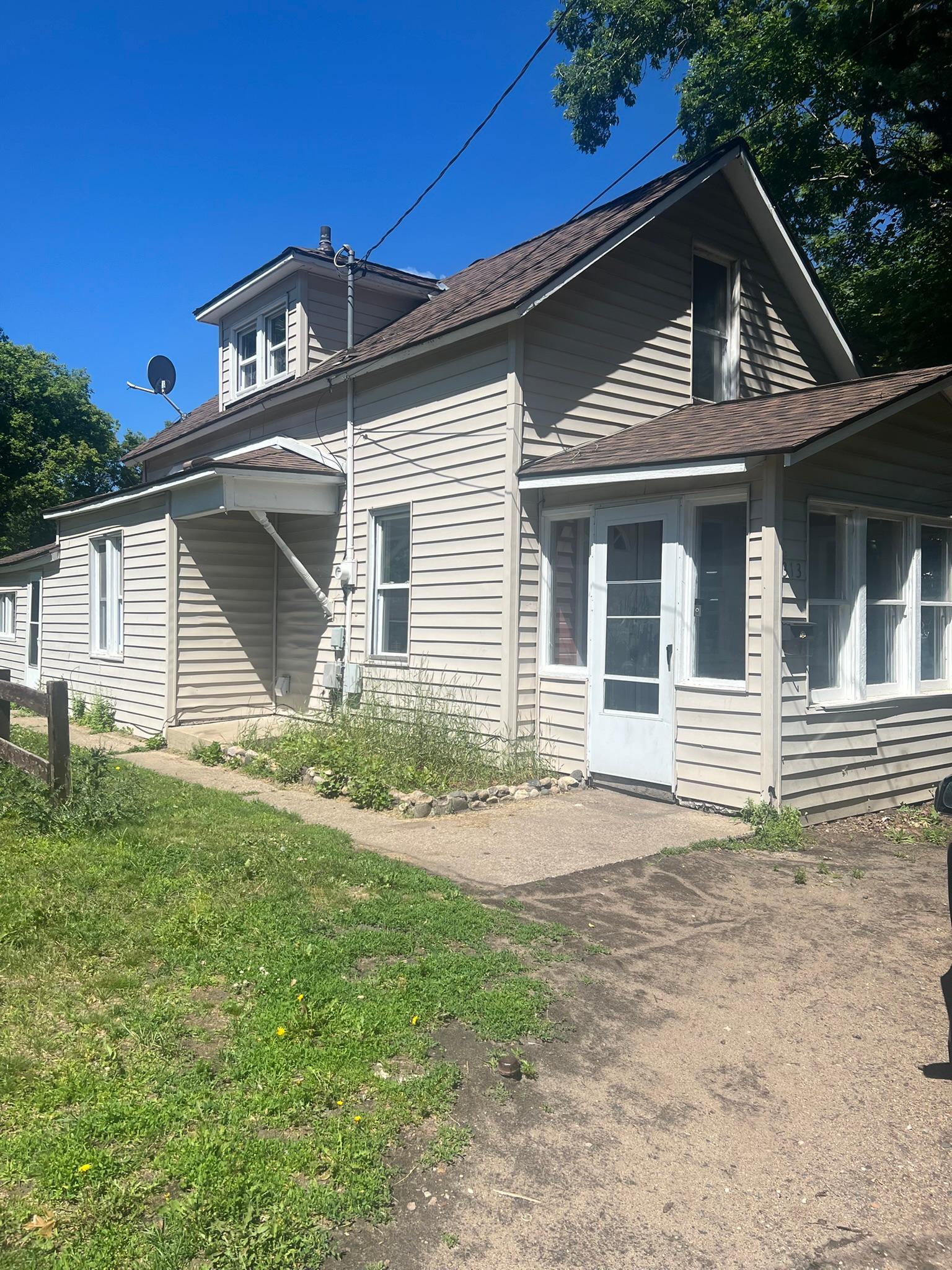 313 11th Avenue N Property Photo 1