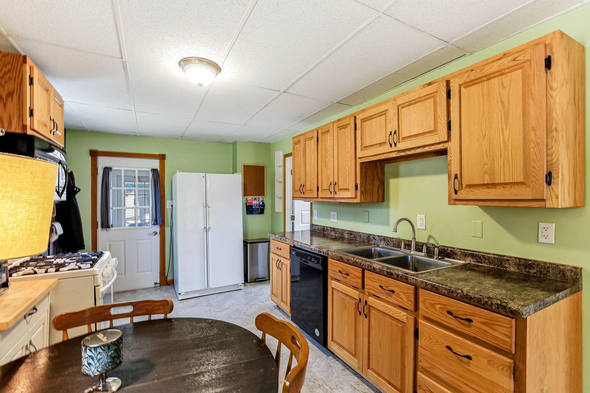 602 Montrose Boulevard Property Photo 5