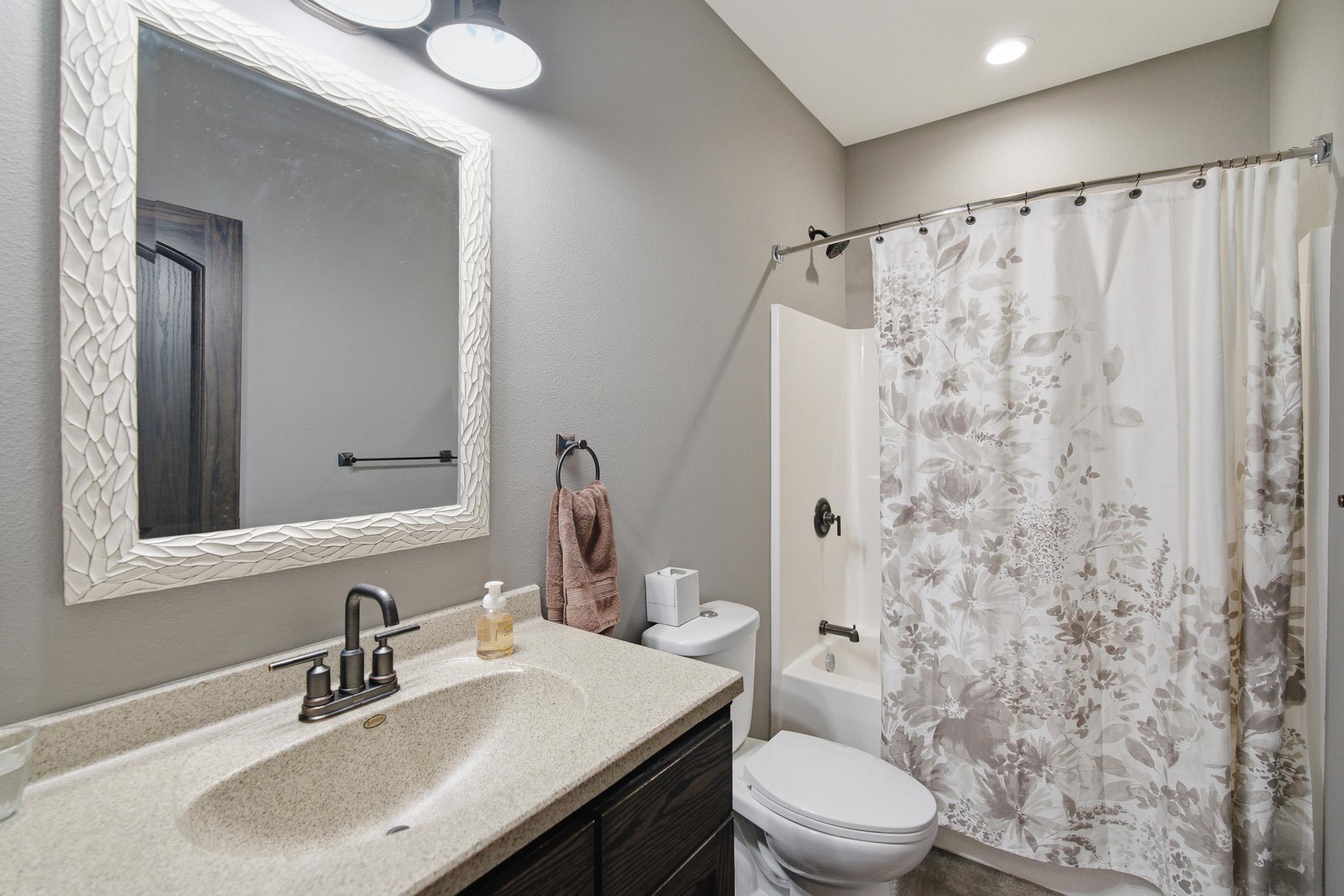 820 Fieldcrest Drive Property Photo 15