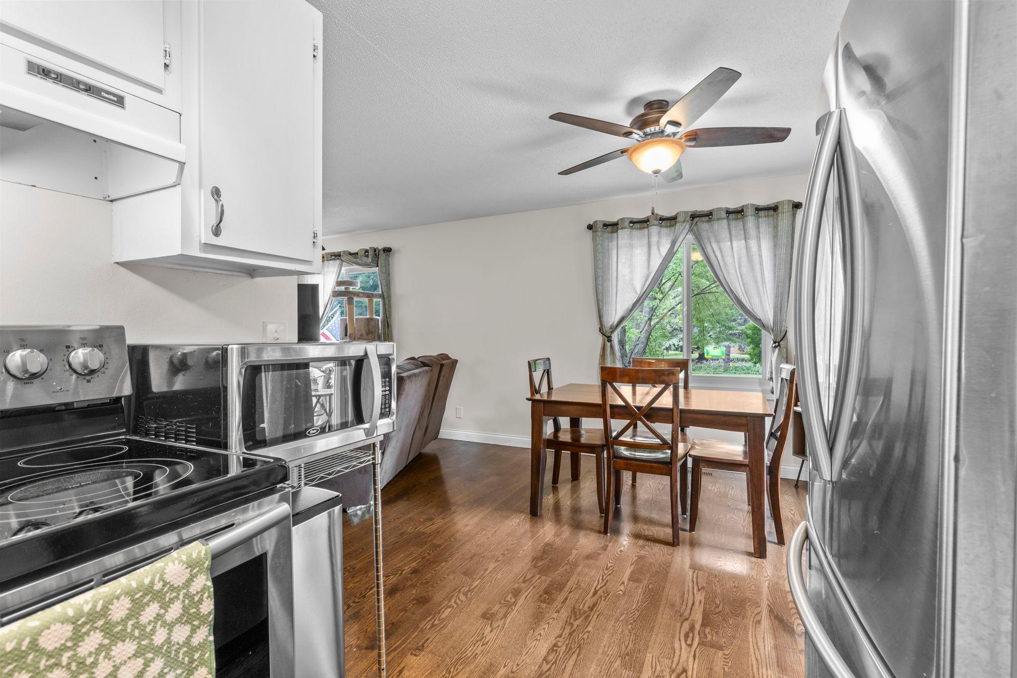 726 Montrose Boulevard Property Photo 13