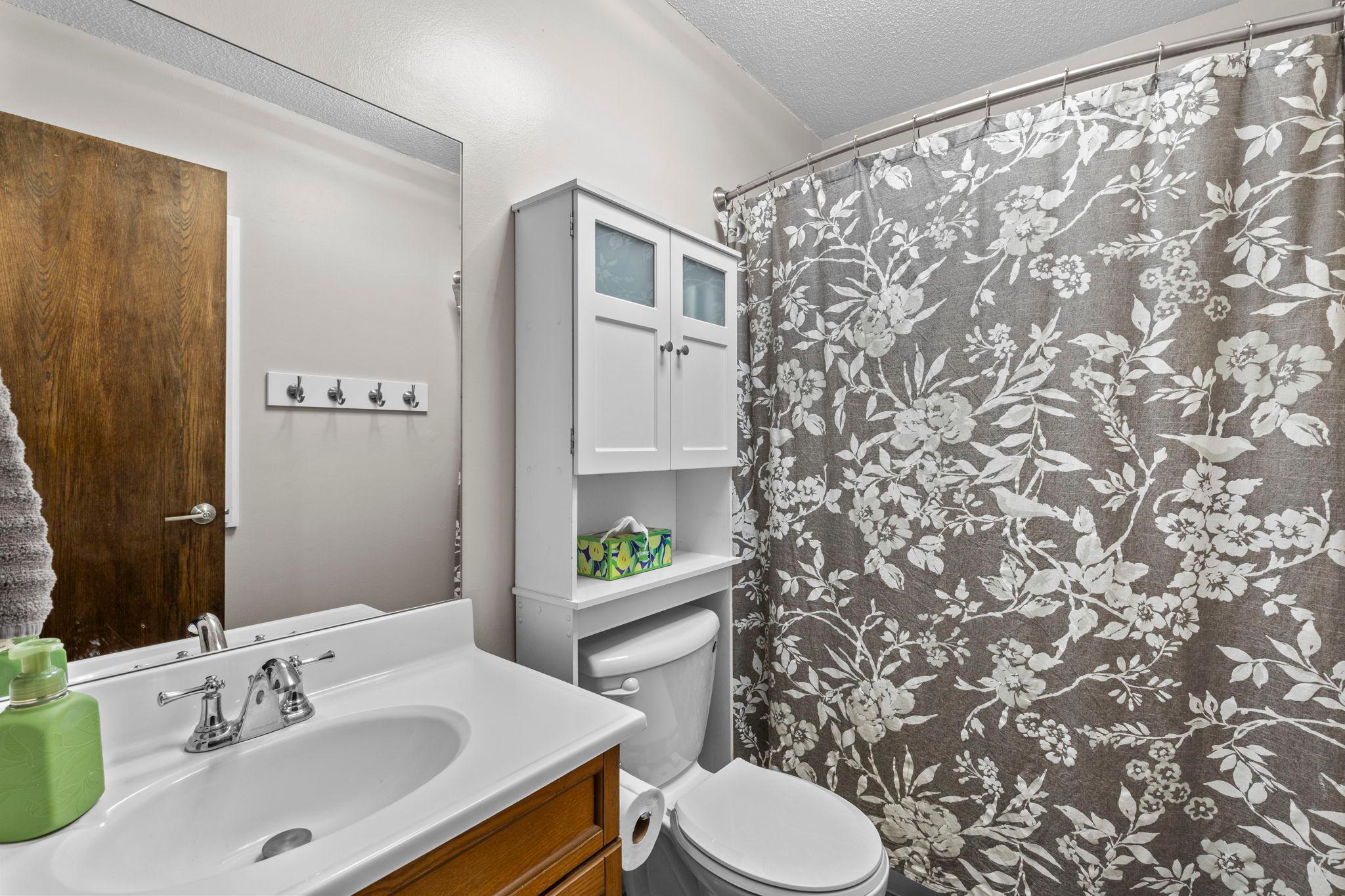 726 Montrose Boulevard Property Photo 18