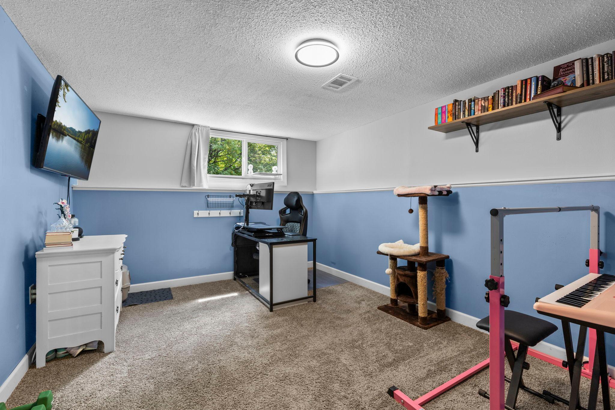 726 Montrose Boulevard Property Photo 25