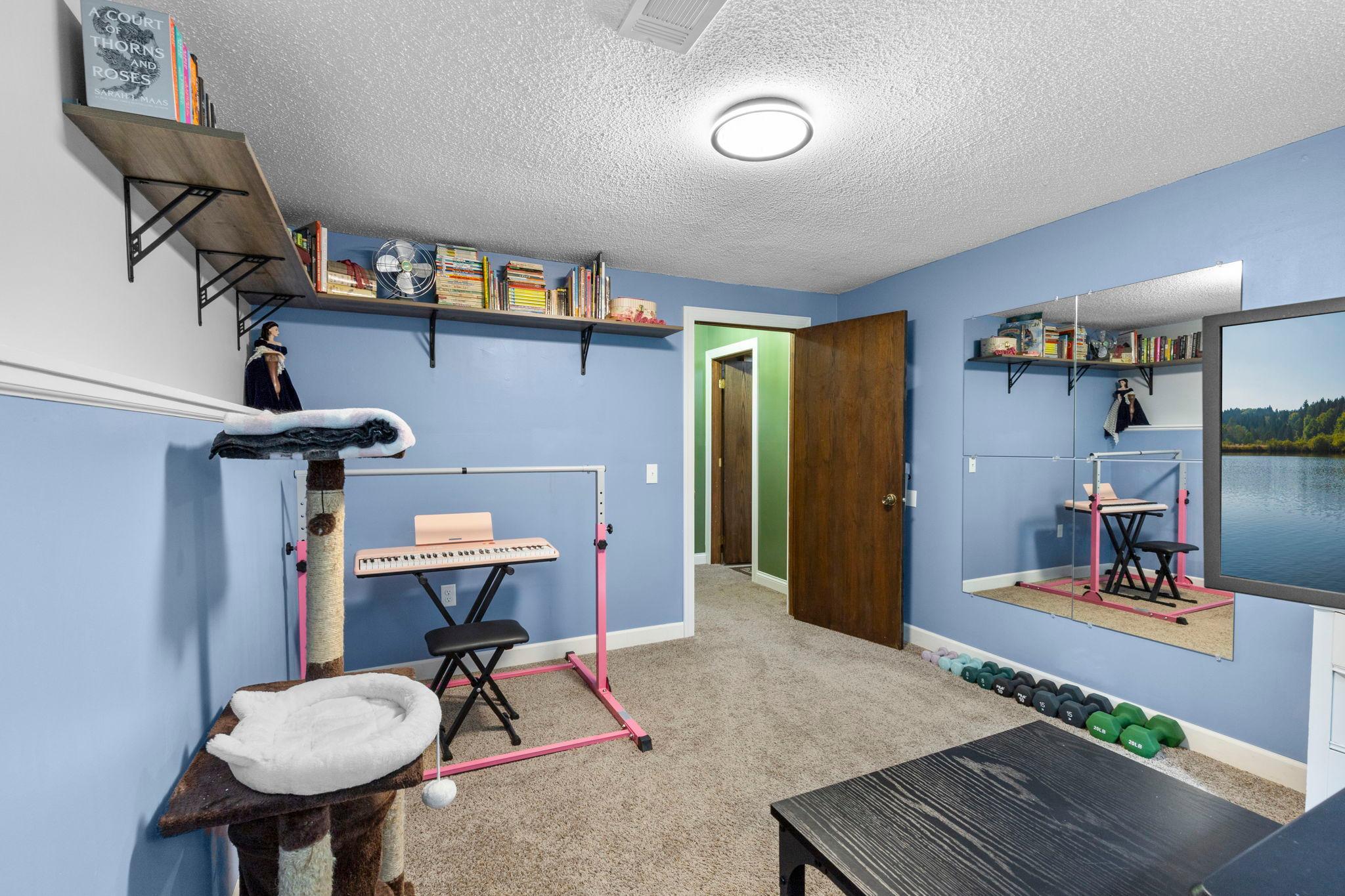 726 Montrose Boulevard Property Photo 26