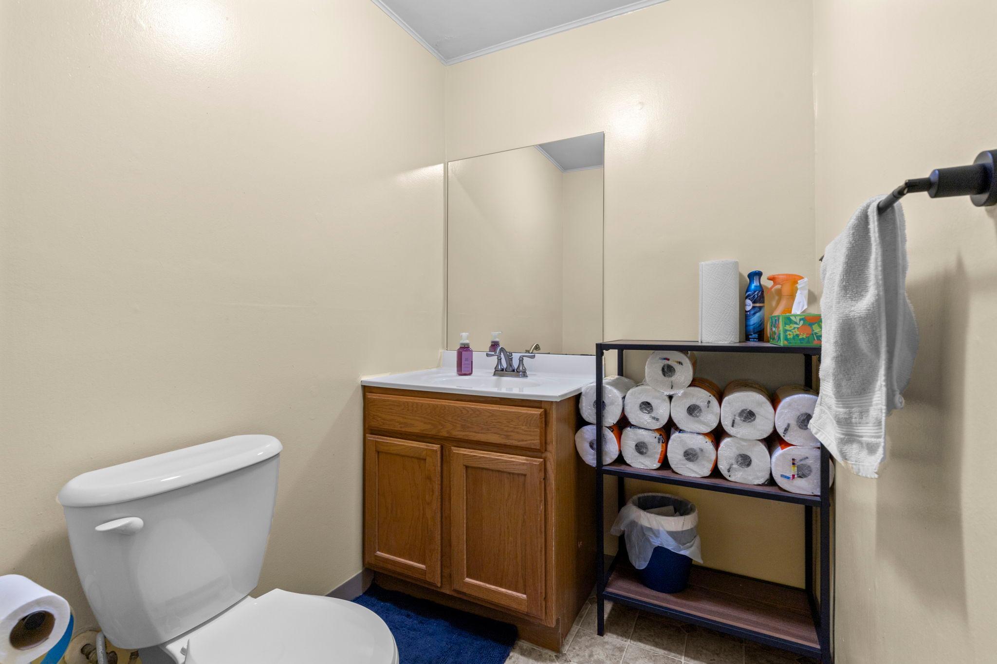 726 Montrose Boulevard Property Photo 27