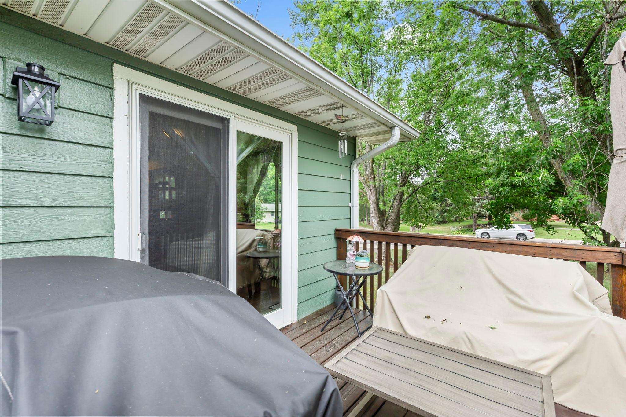 726 Montrose Boulevard Property Photo 28