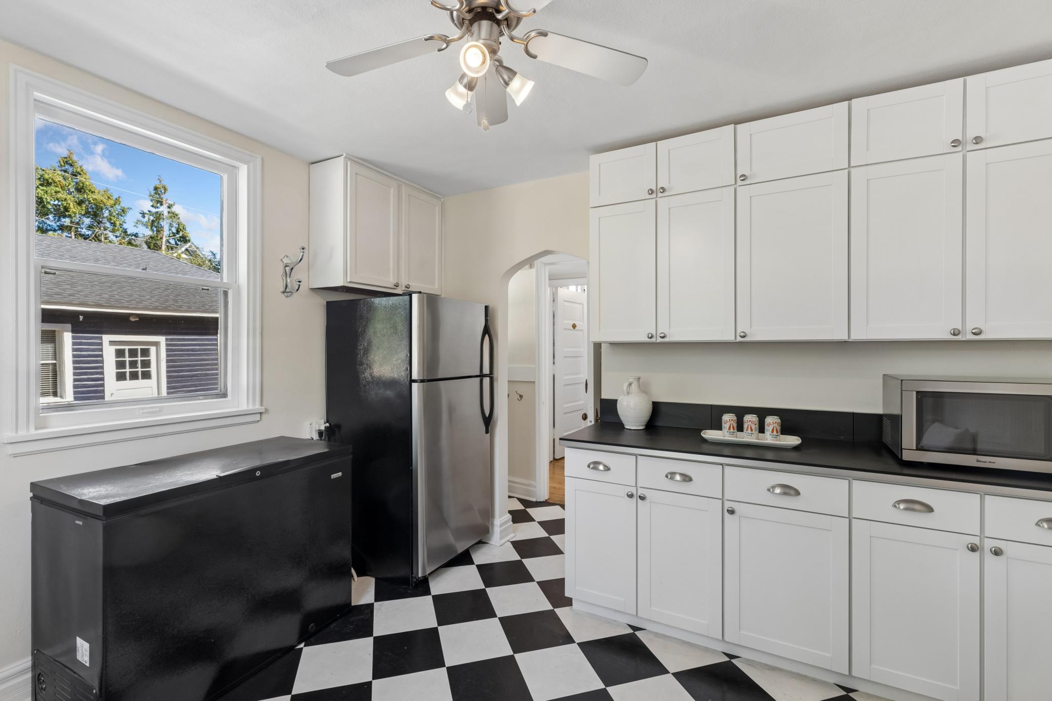 737 Fairmount Avenue Property Photo 28