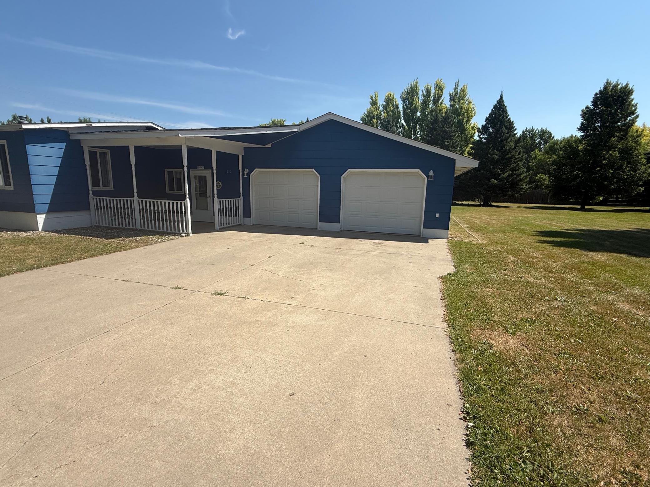 710 3rd Street W Property Photo 2