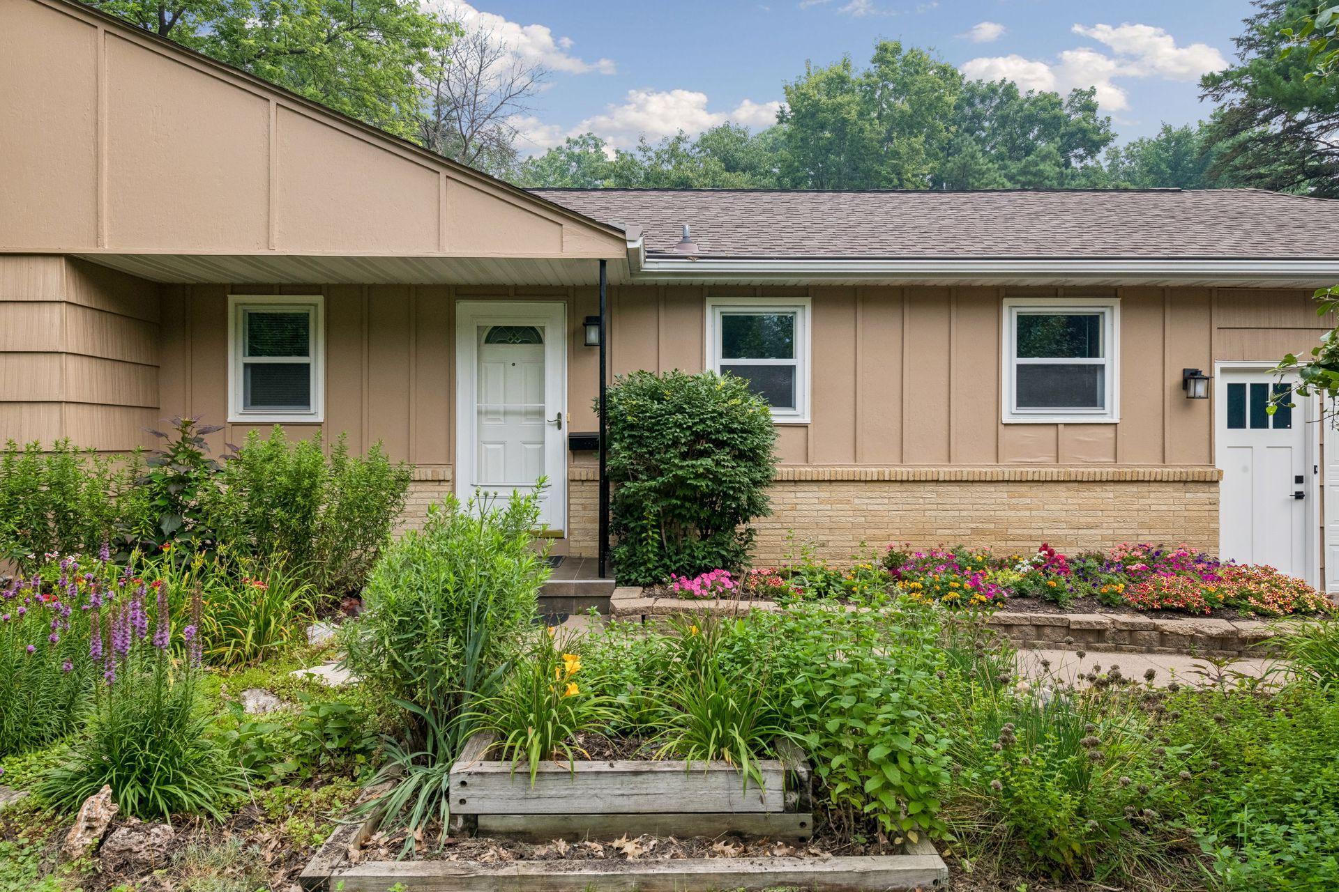 3613 Robin Lane