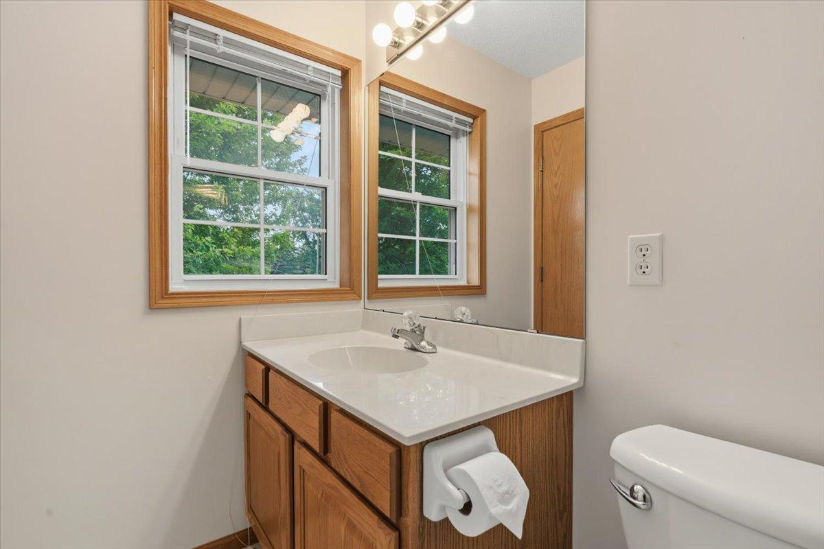 931 Sterling Street S Property Photo 33