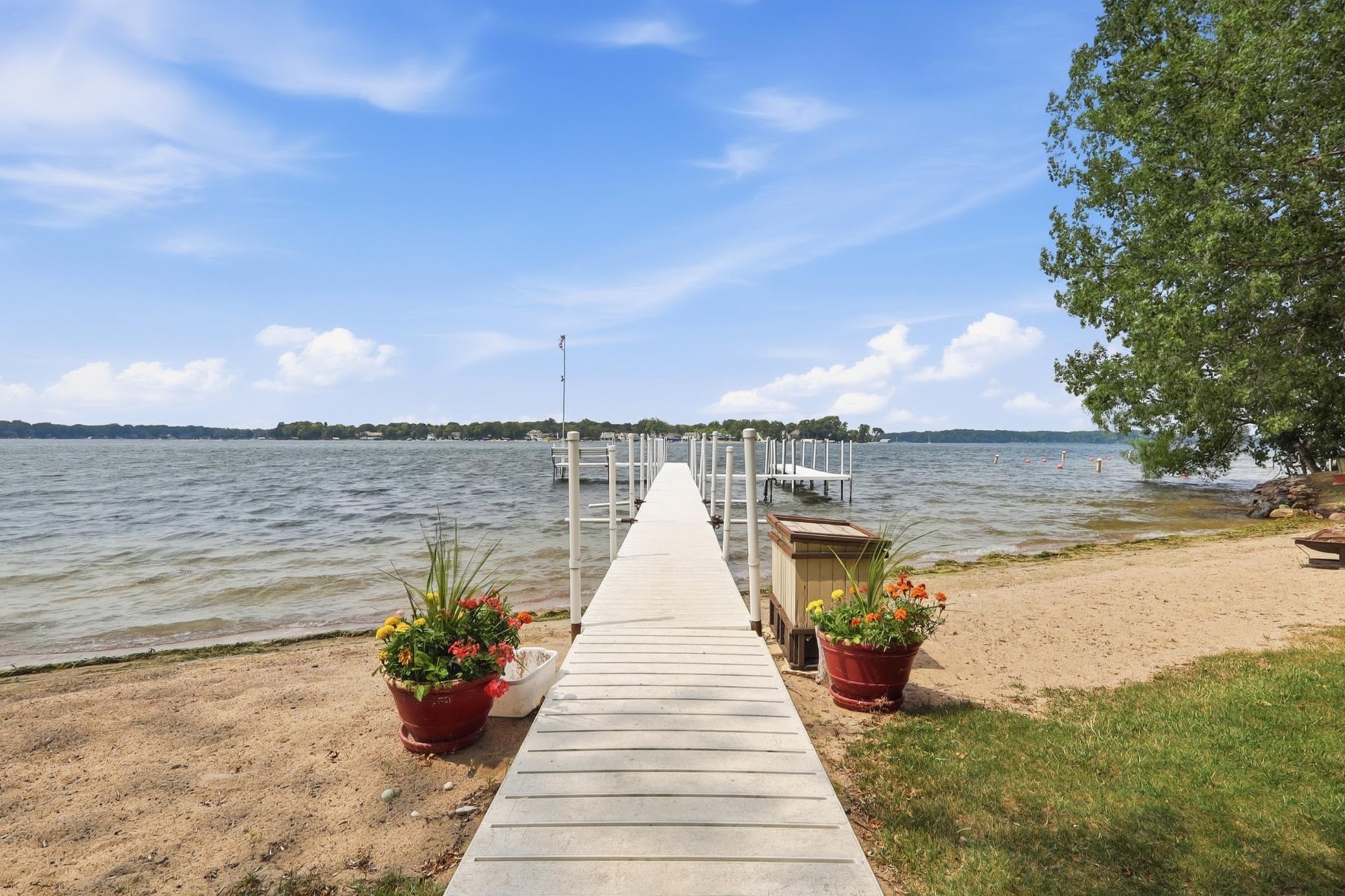 6 1st Street Property Photo 1