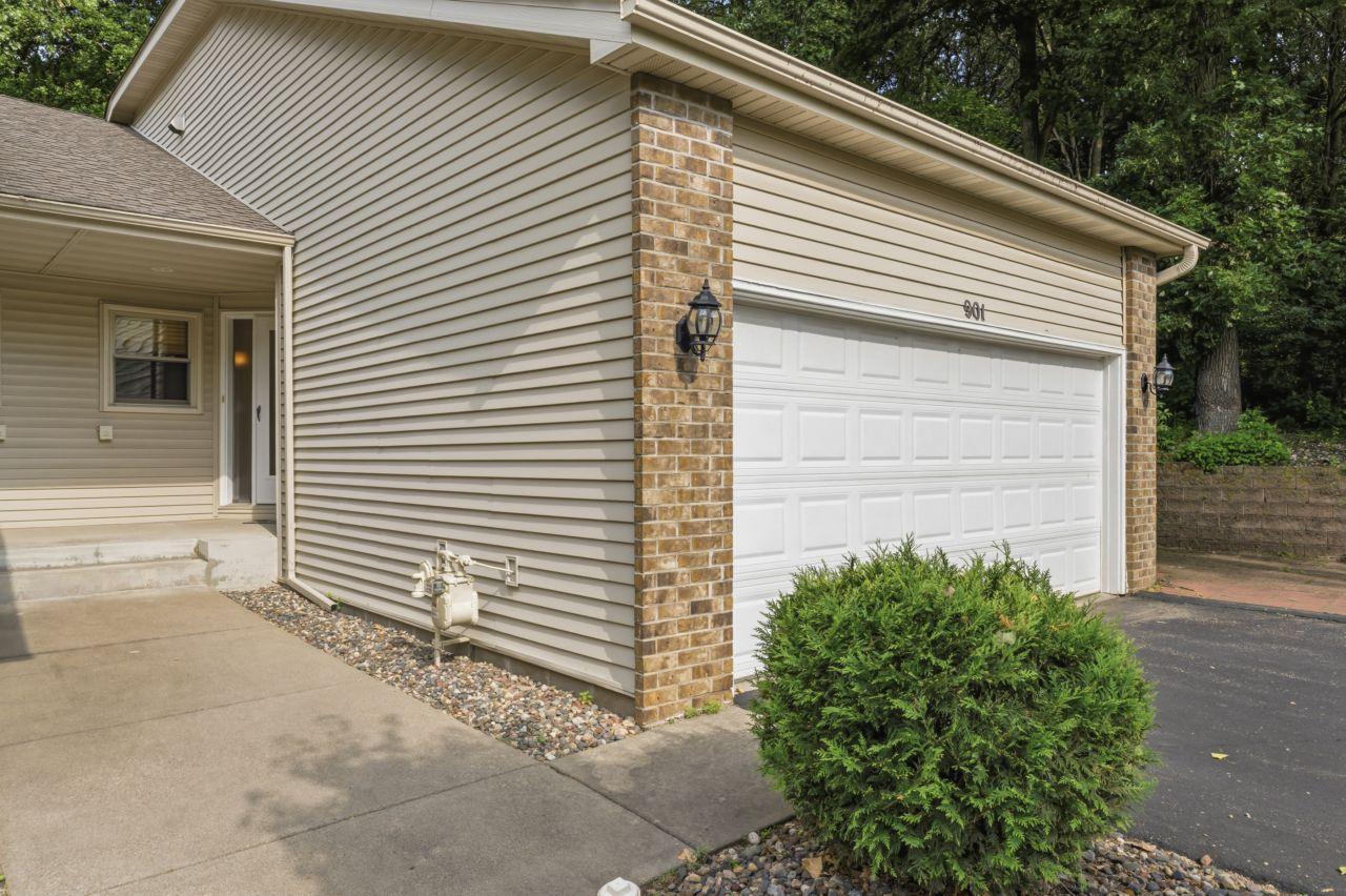 901 Oakwood Heights Circle 7 Property Photo 2