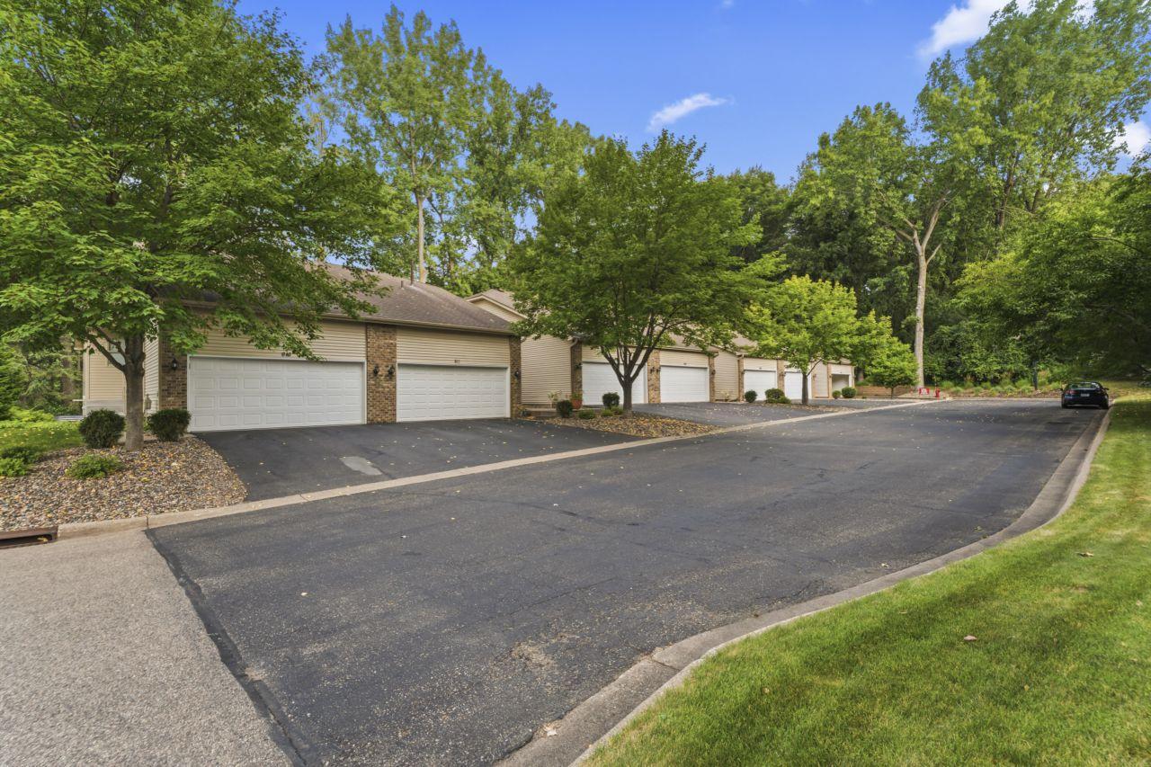 901 Oakwood Heights Circle 7 Property Photo 3
