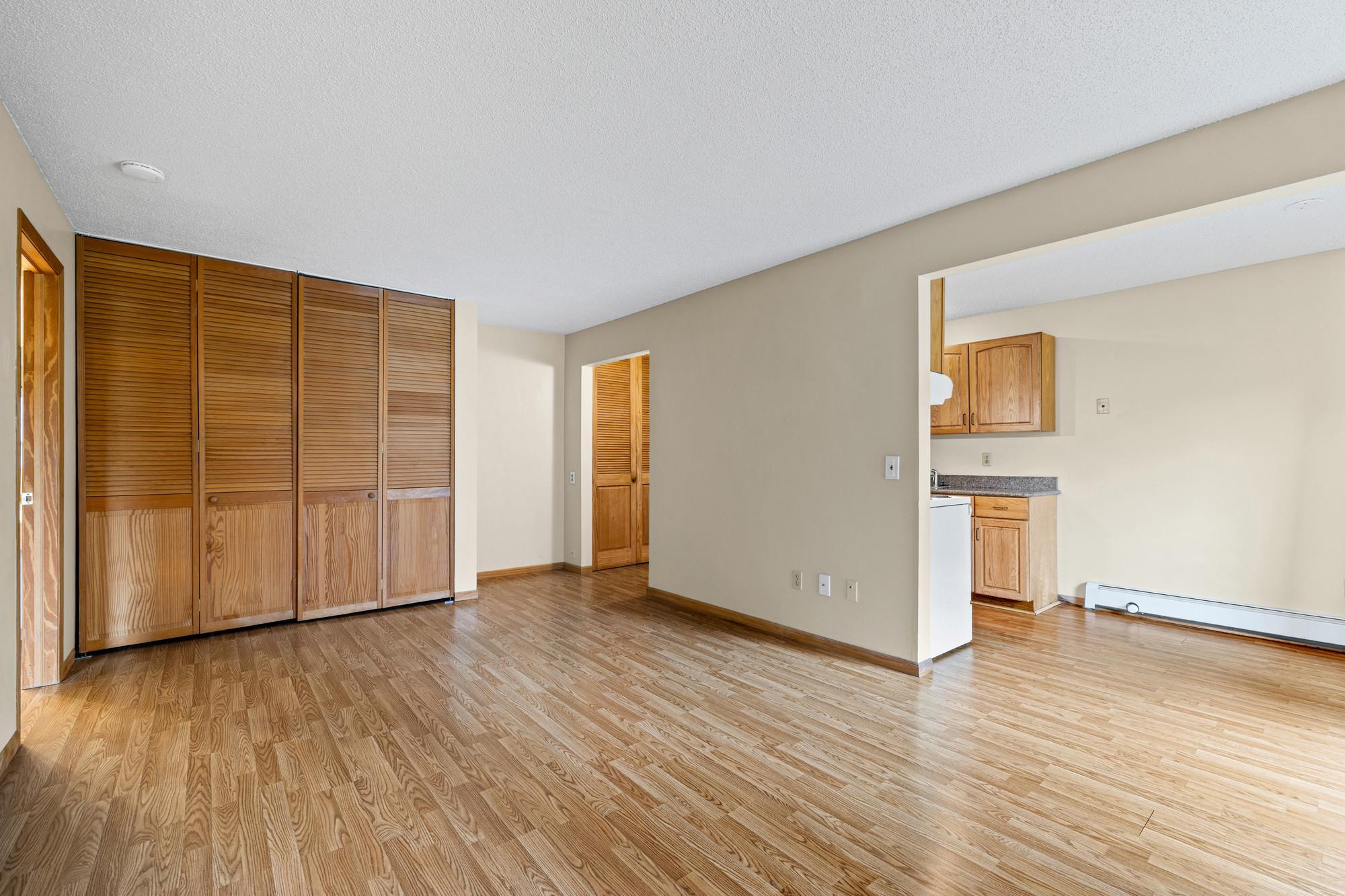 4600 Cedar Lake Road S 2 Property Photo 7