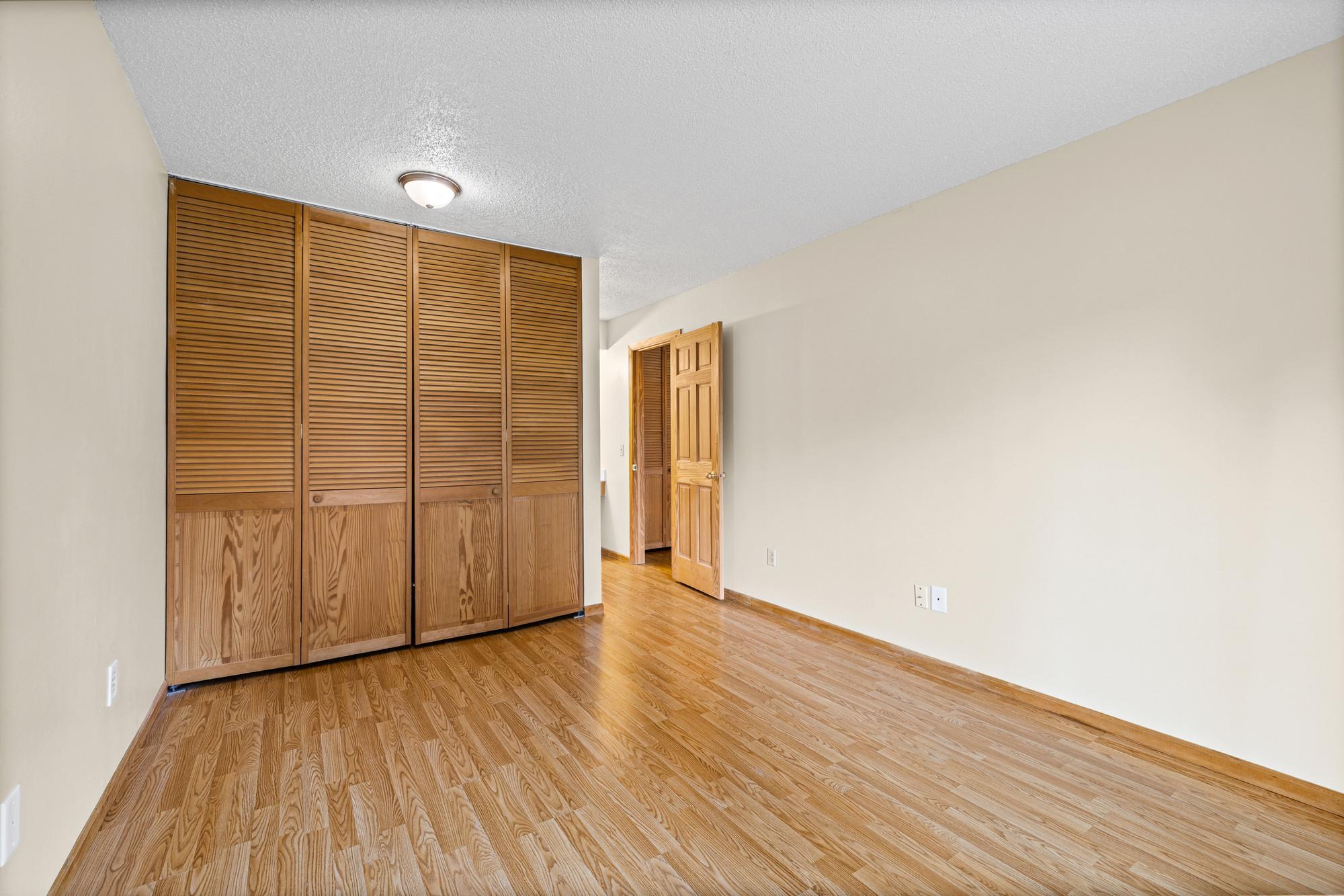 4600 Cedar Lake Road S 2 Property Photo 18