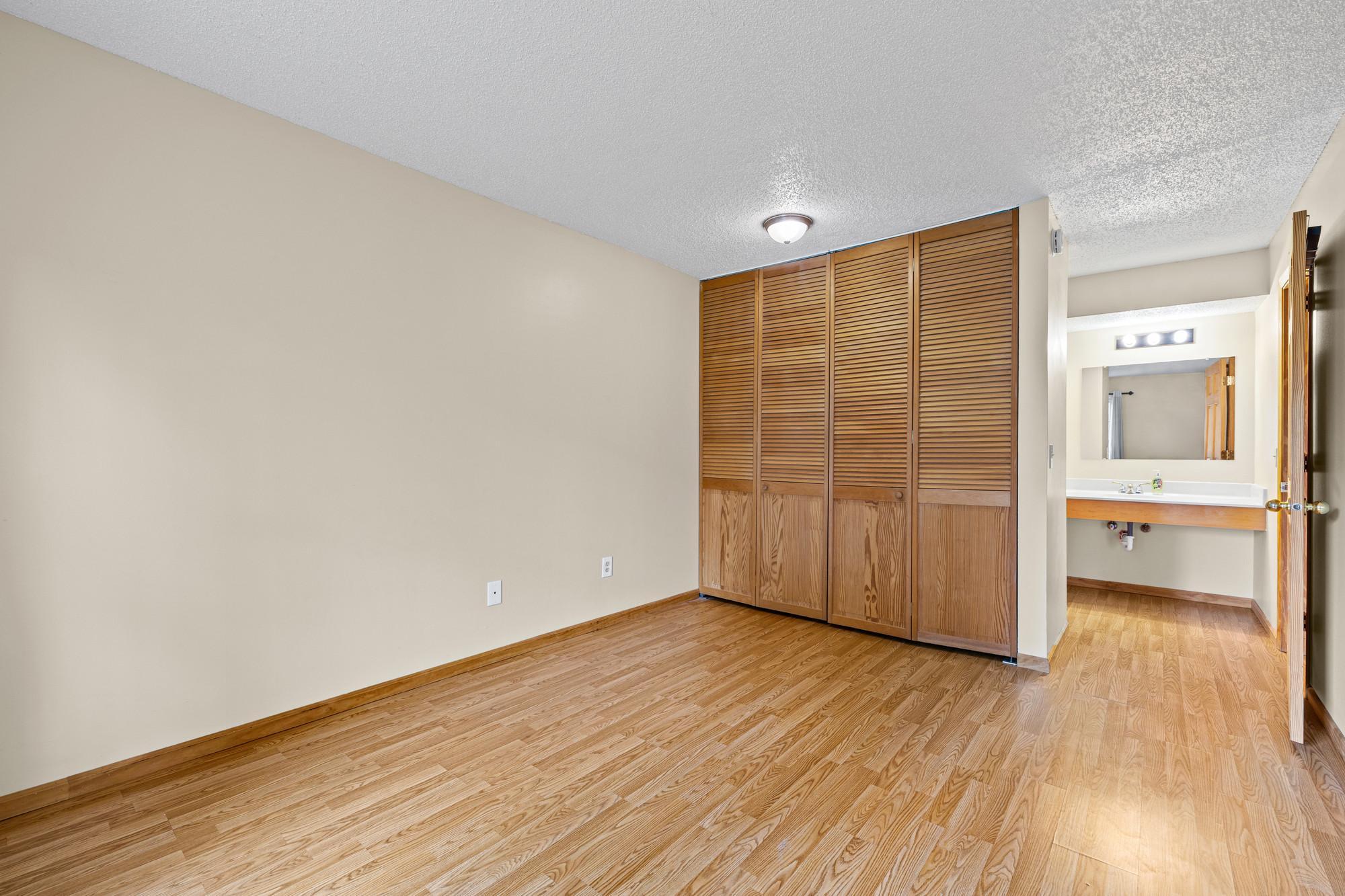 4600 Cedar Lake Road S 2 Property Photo 19