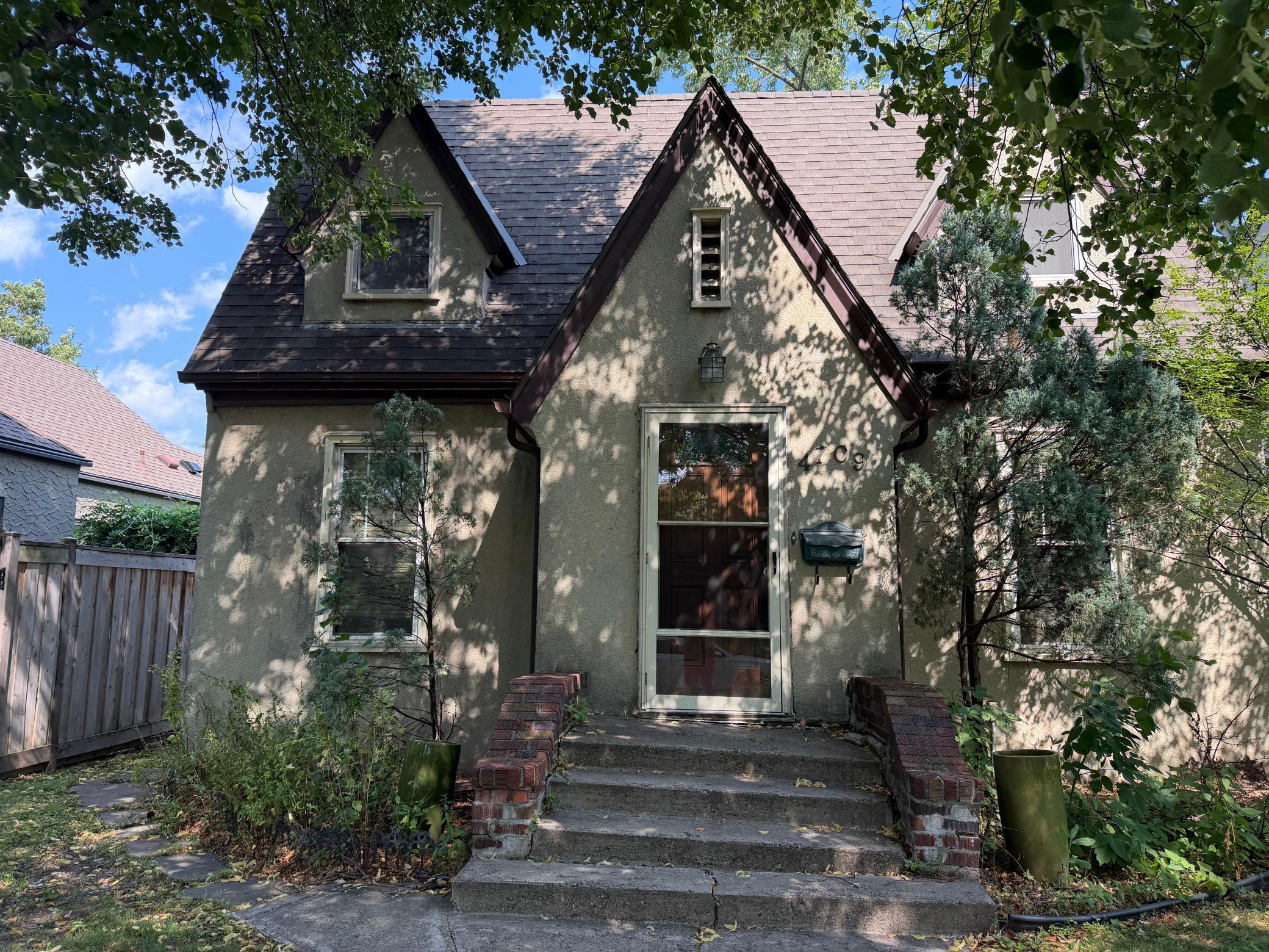 4709 Clinton Avenue S Property Photo 1
