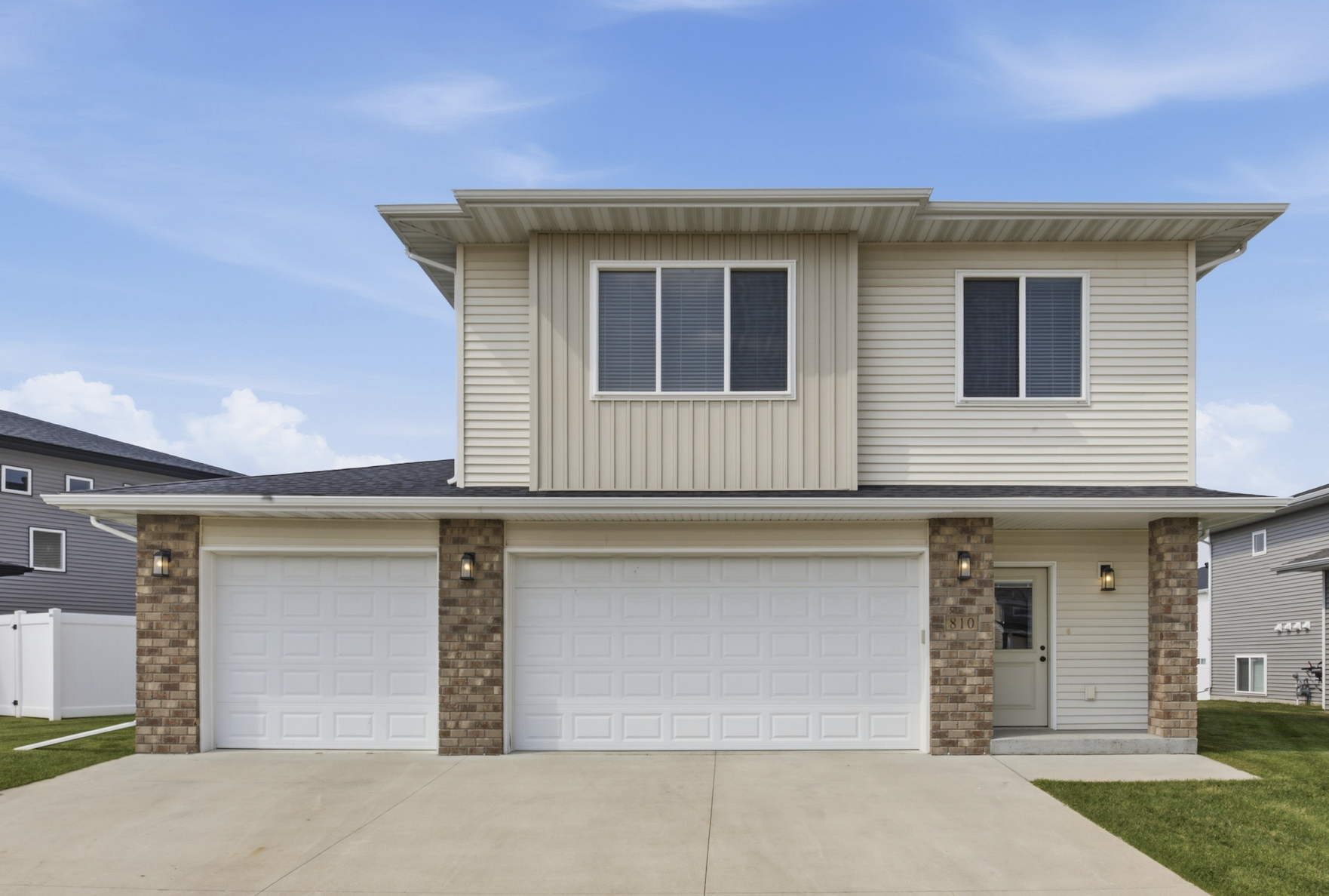 810 Albert Drive W Property Photo 1