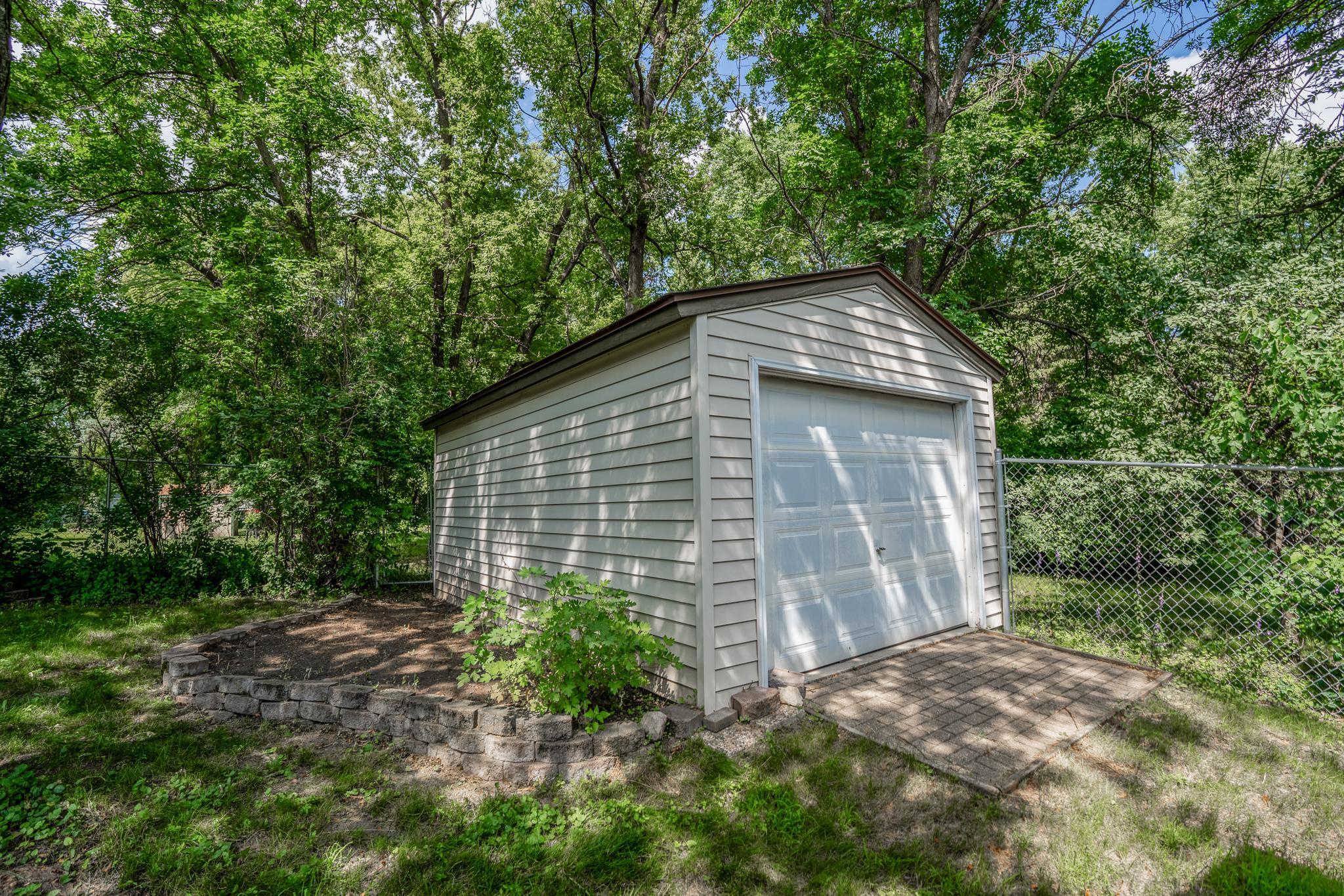 905 Johanna Avenue Property Photo 32