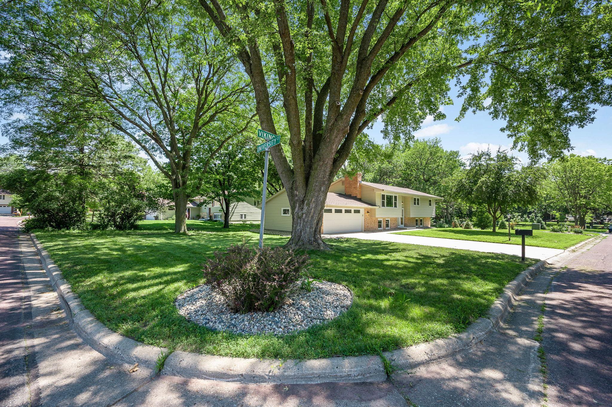 300 Viking Drive Property Photo 40