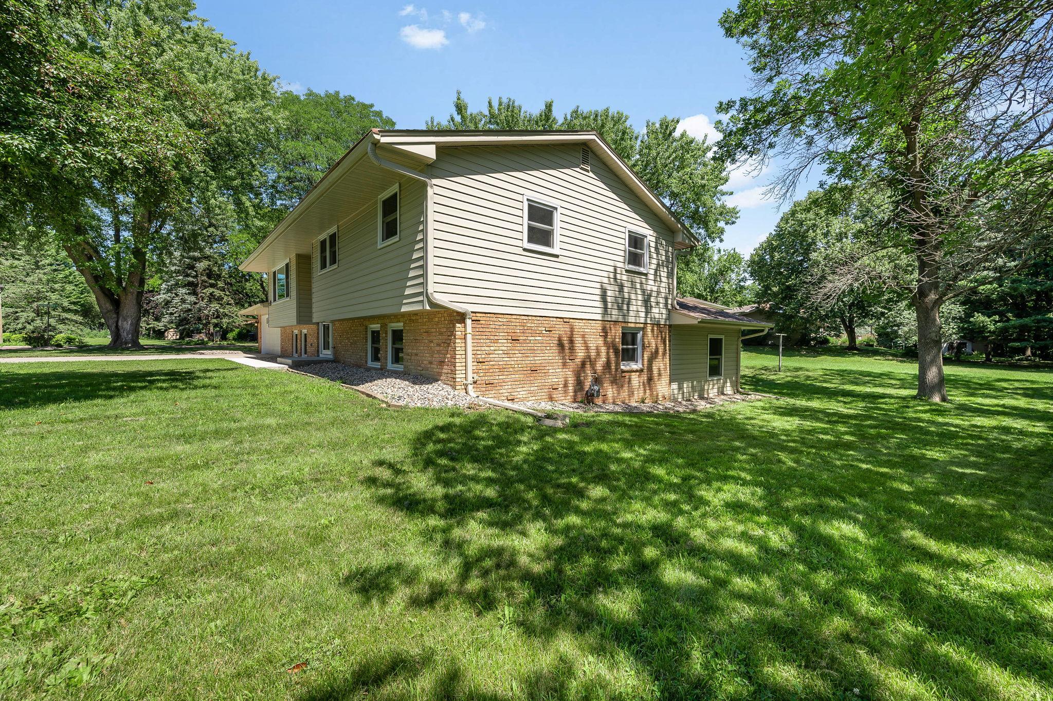 300 Viking Drive Property Photo 41