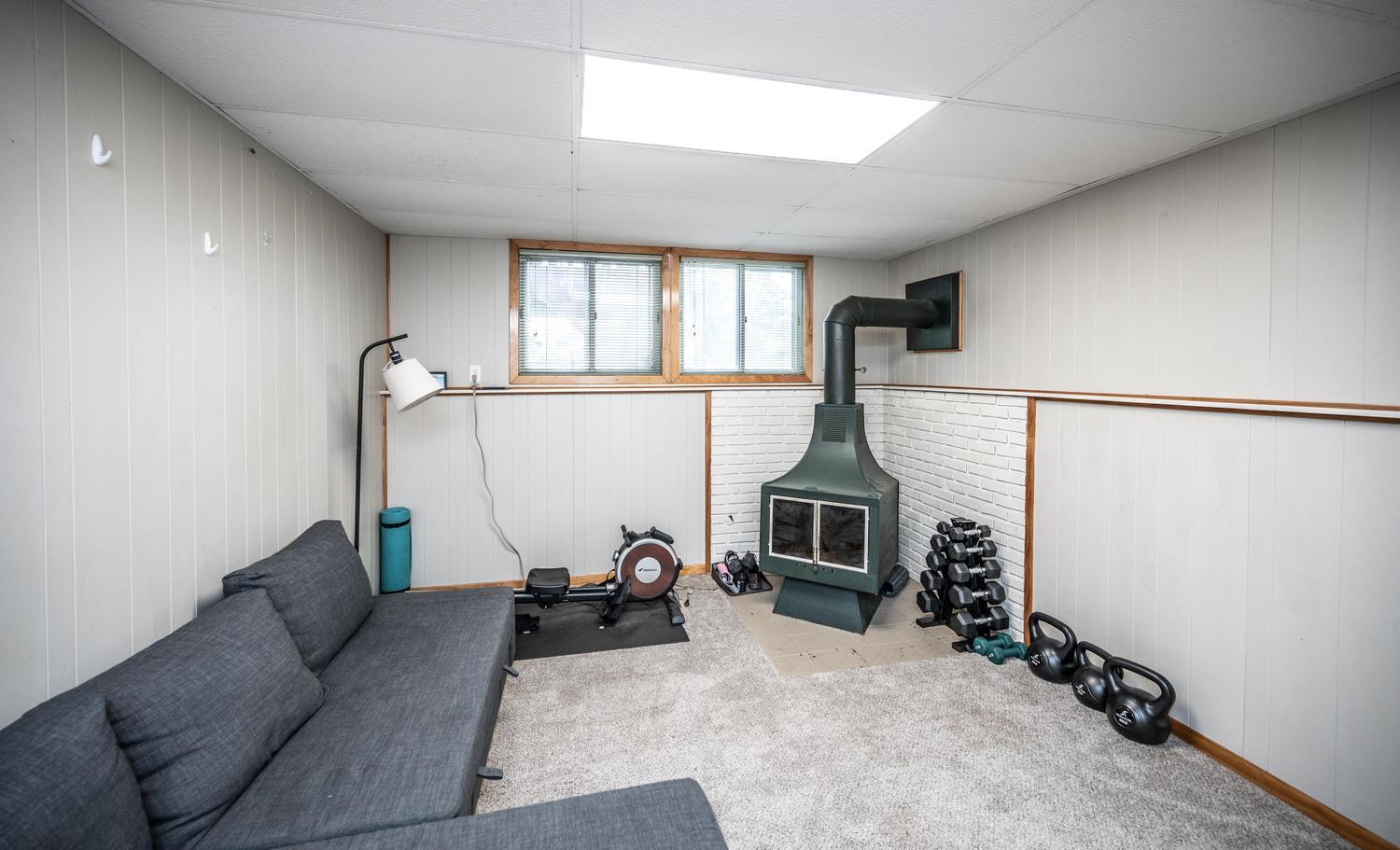 1083 Whitney Drive Property Photo 12