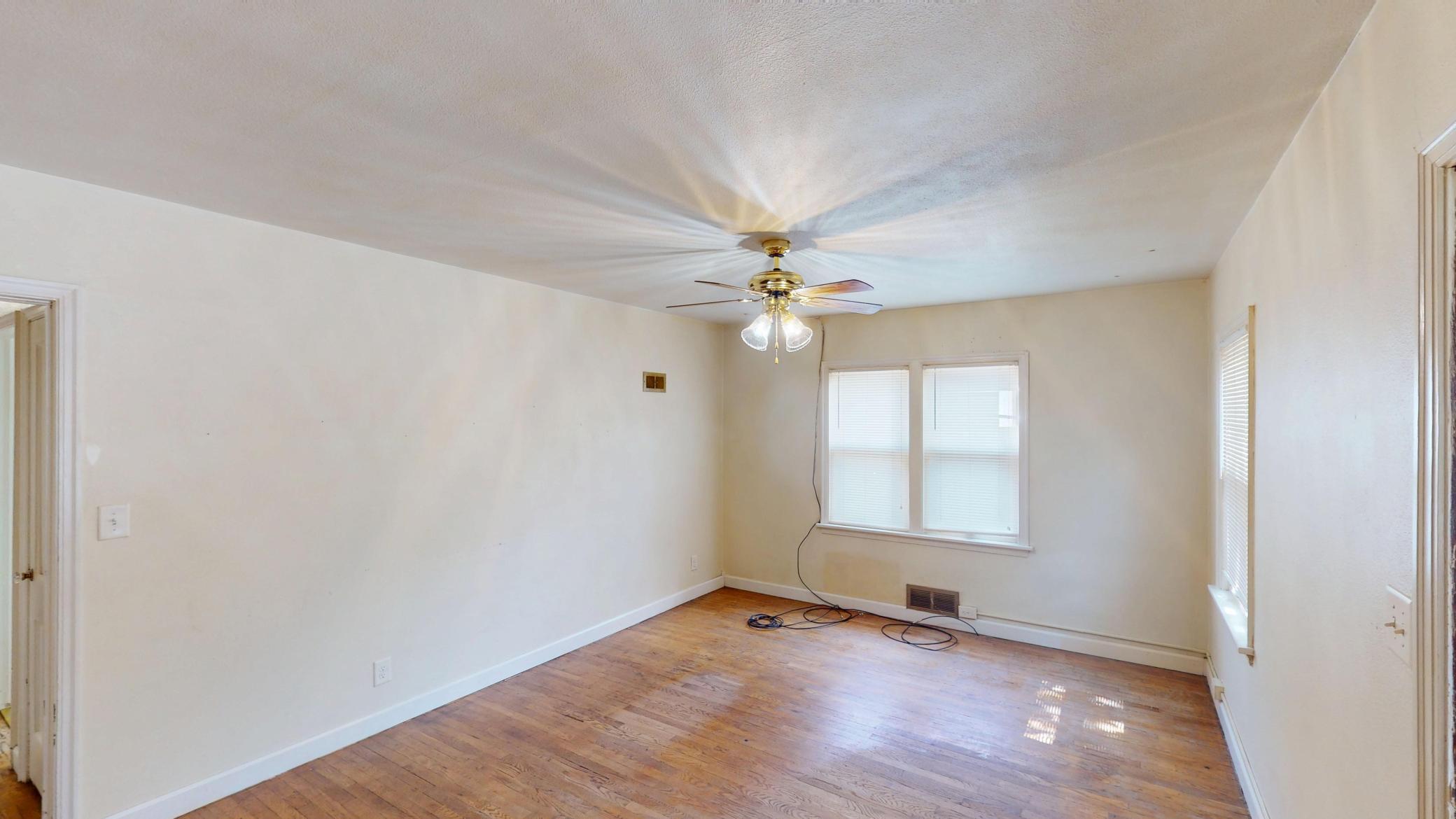 2907 South Avenue Property Photo 3