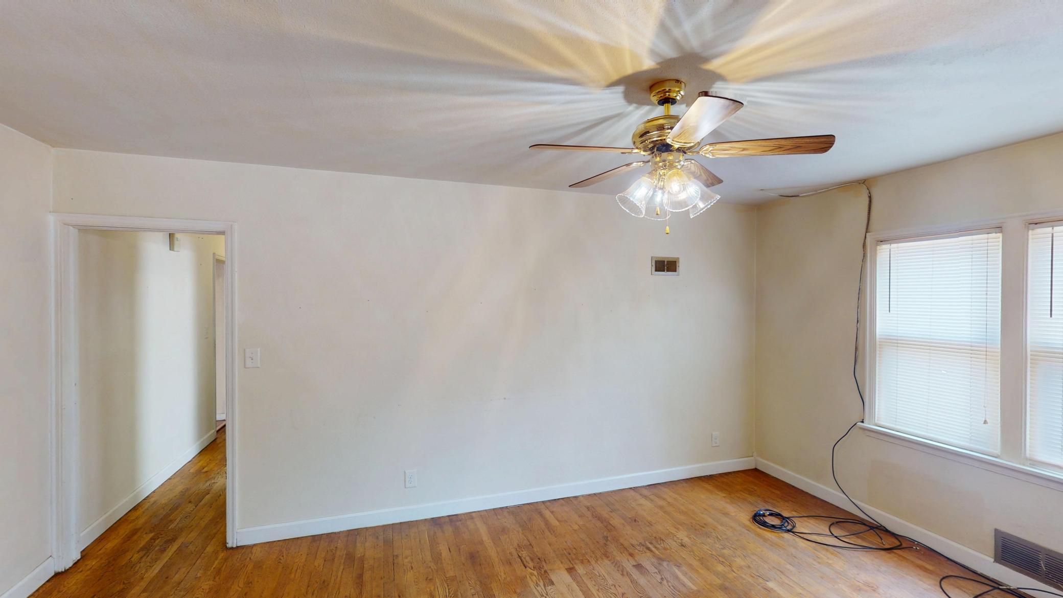2907 South Avenue Property Photo 4
