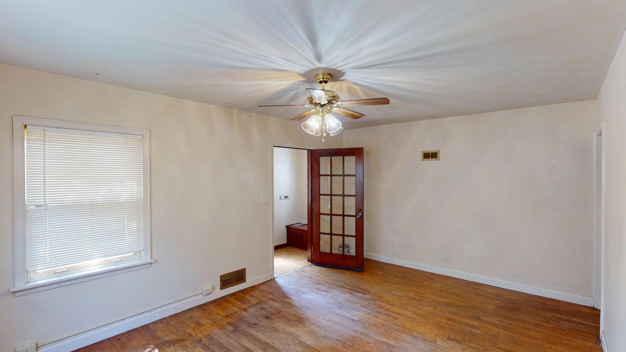 2907 South Avenue Property Photo 5