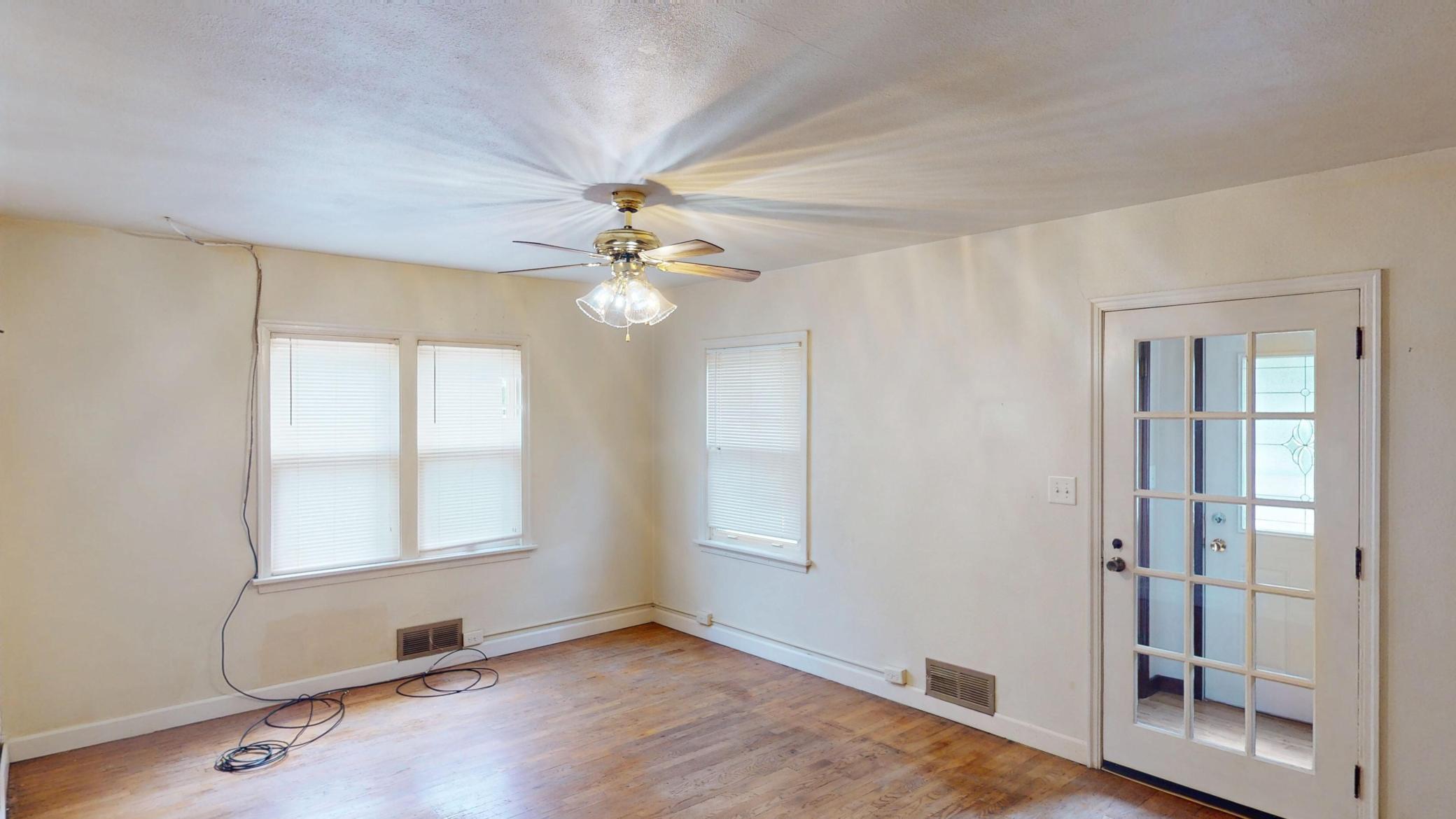 2907 South Avenue Property Photo 6