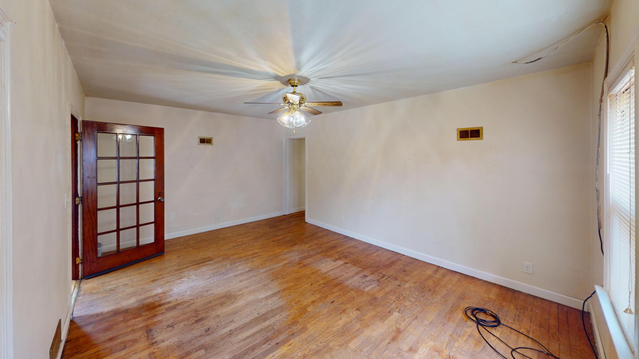 2907 South Avenue Property Photo 7