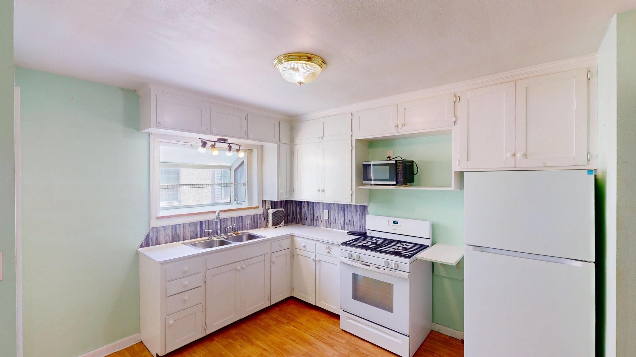 2907 South Avenue Property Photo 10