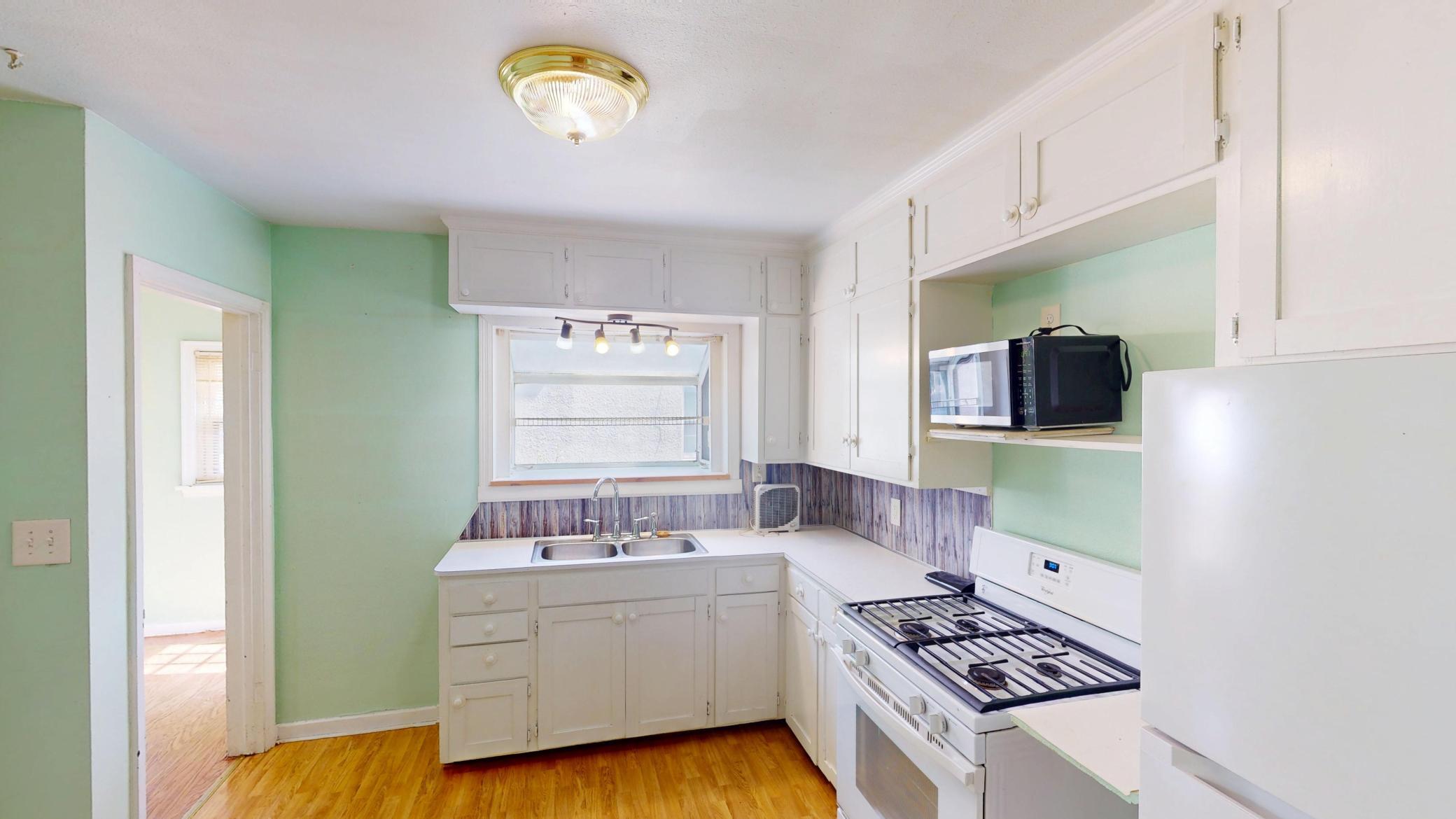 2907 South Avenue Property Photo 12