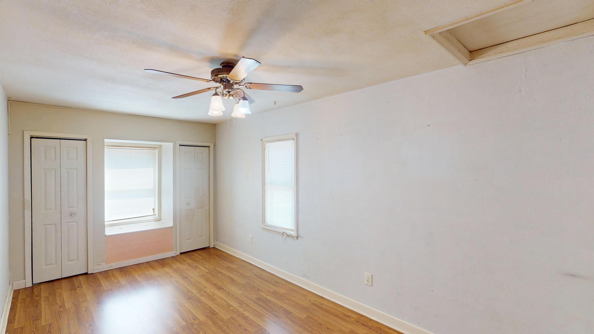 2907 South Avenue Property Photo 13