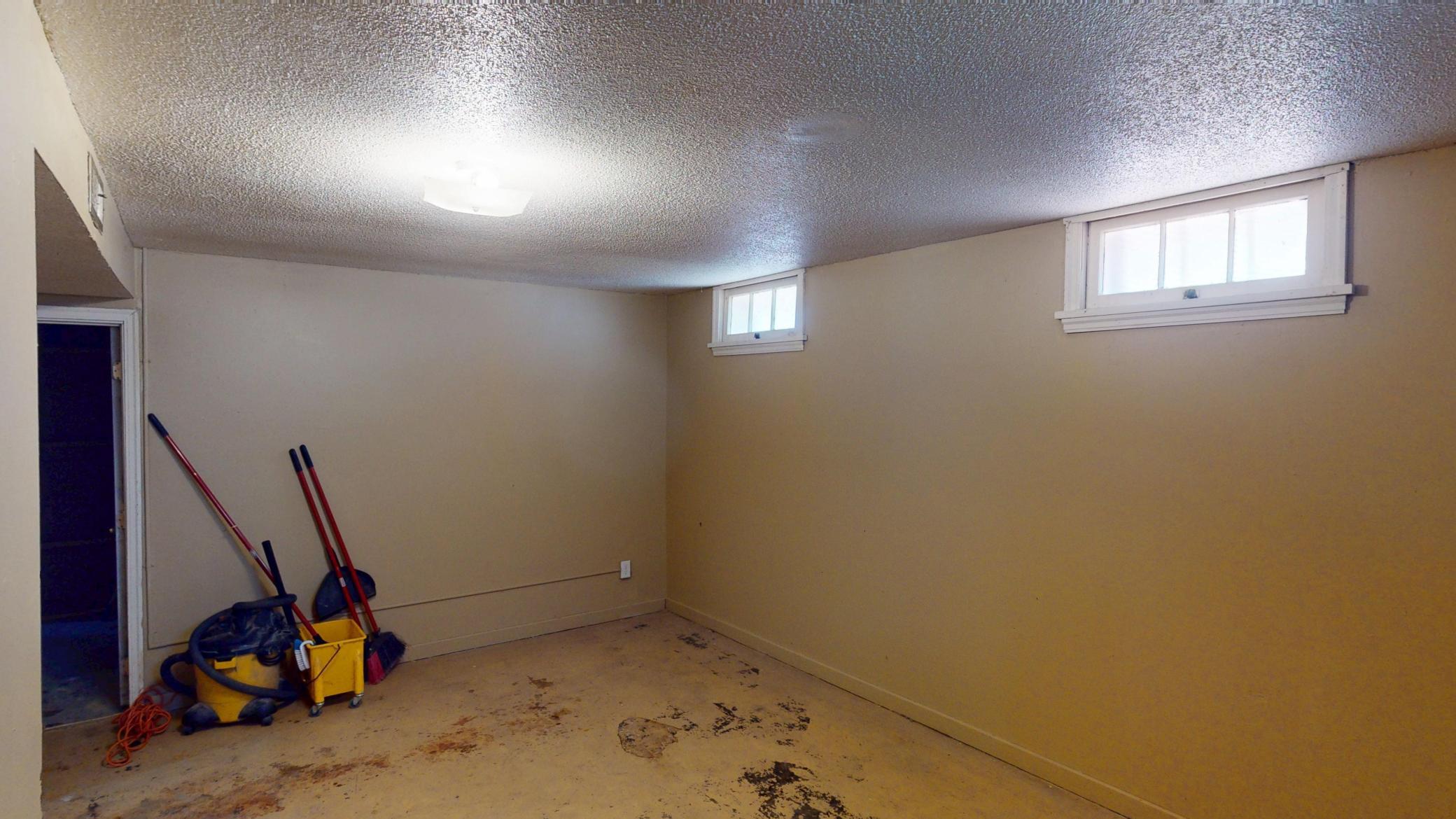 2907 South Avenue Property Photo 22