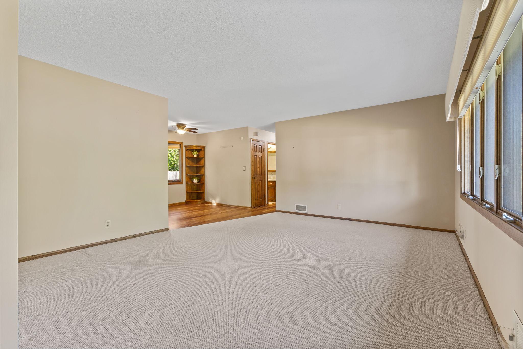 6740 4th Street Ne Property Photo 7