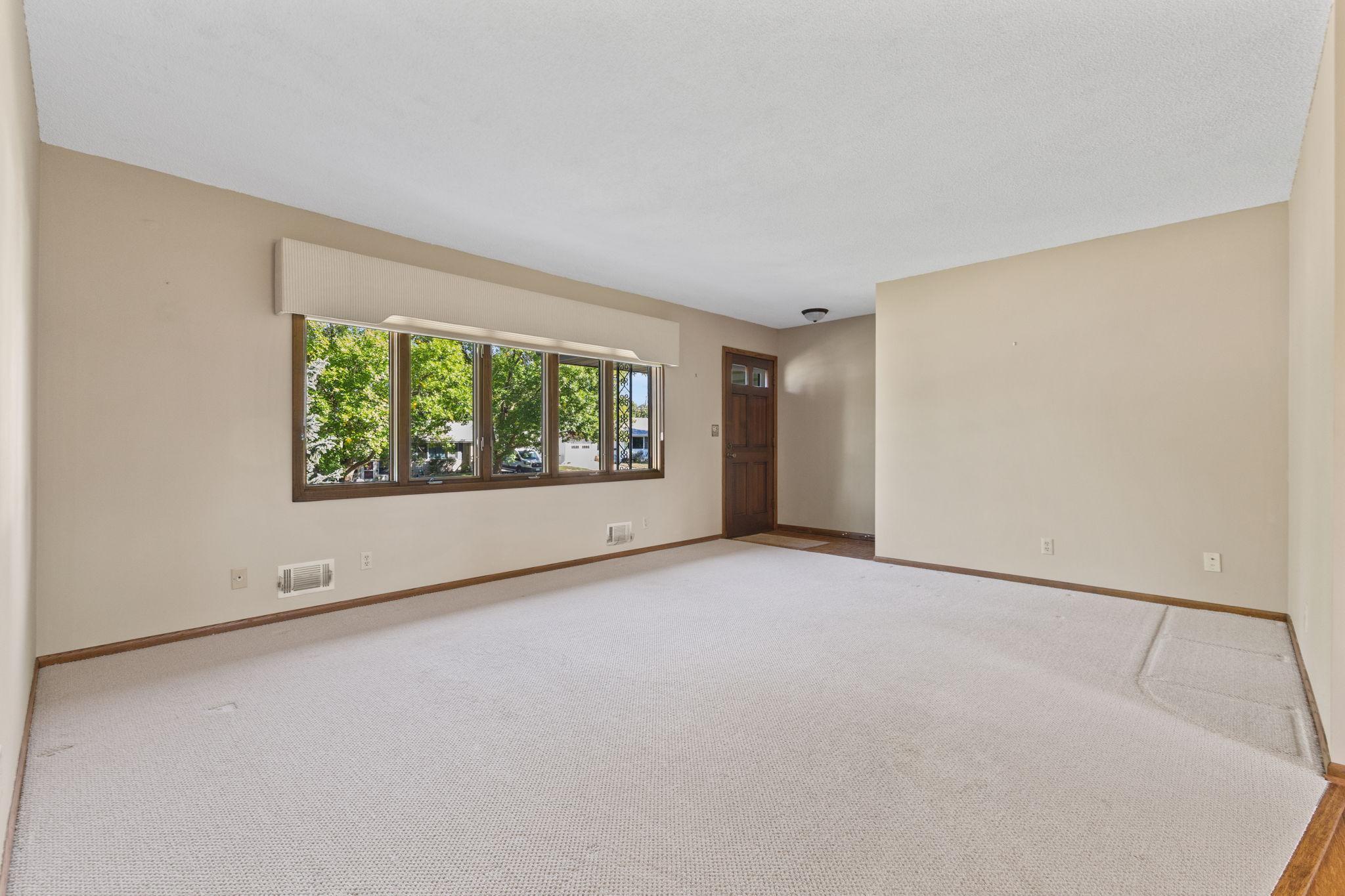 6740 4th Street Ne Property Photo 8