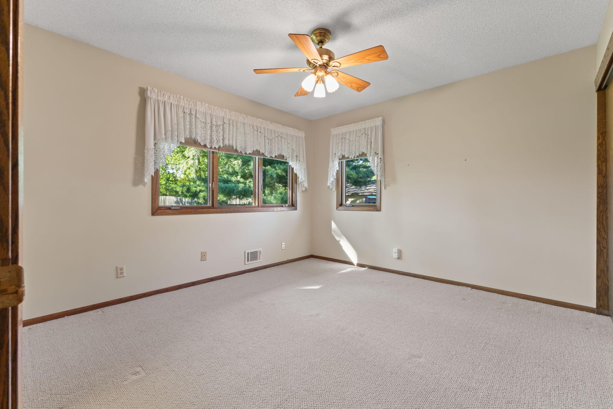 6740 4th Street Ne Property Photo 16