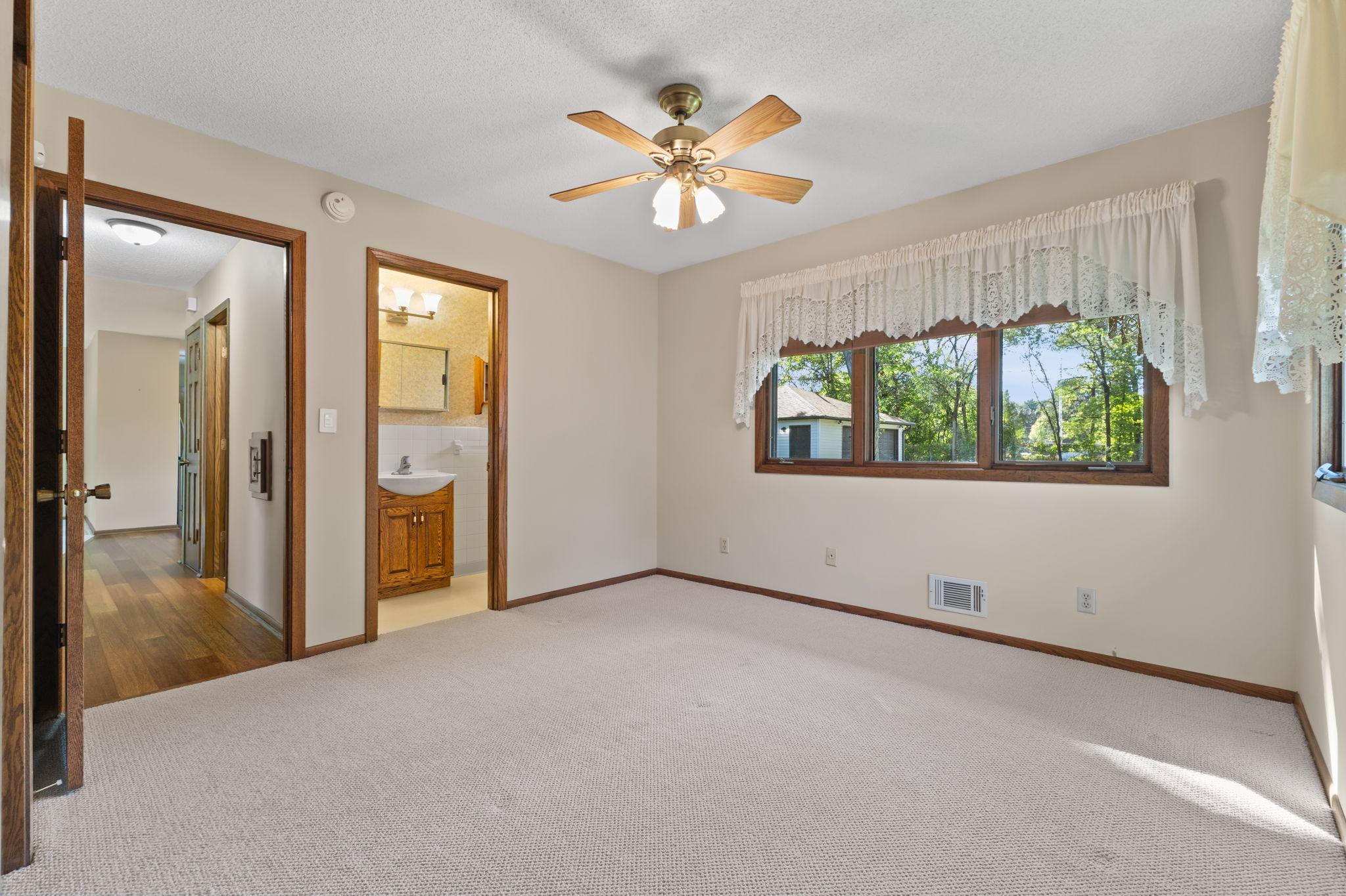 6740 4th Street Ne Property Photo 18