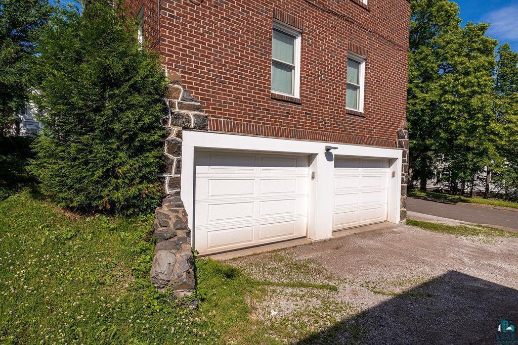 1529 E 5th Street Property Photo 4