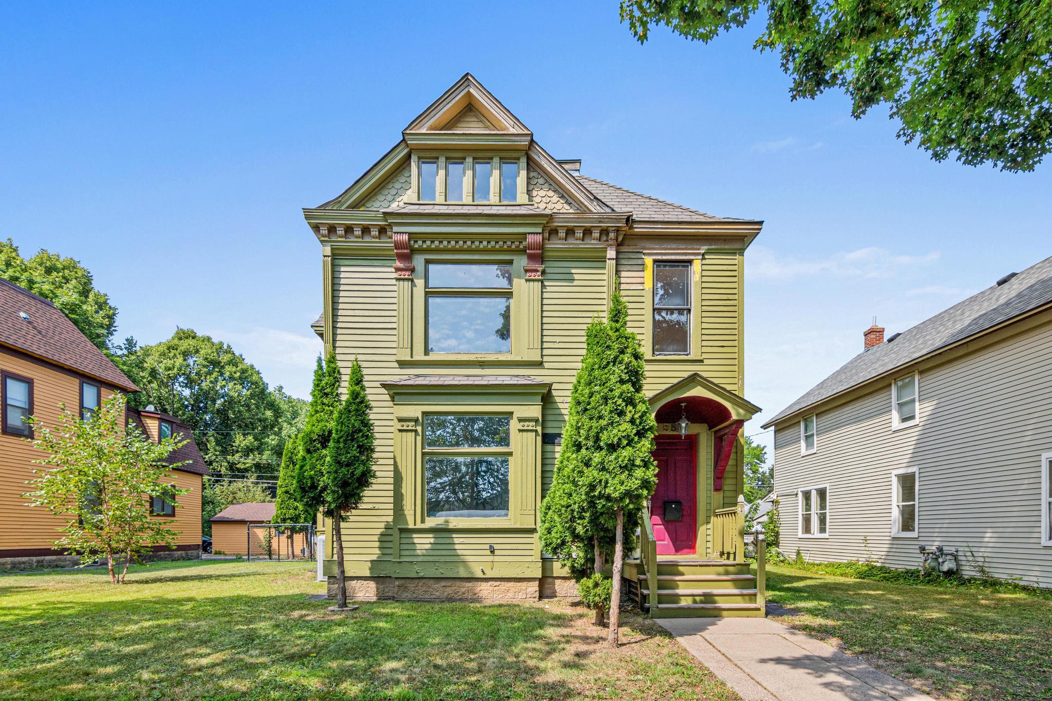 553 Sherburne Avenue Property Photo 1