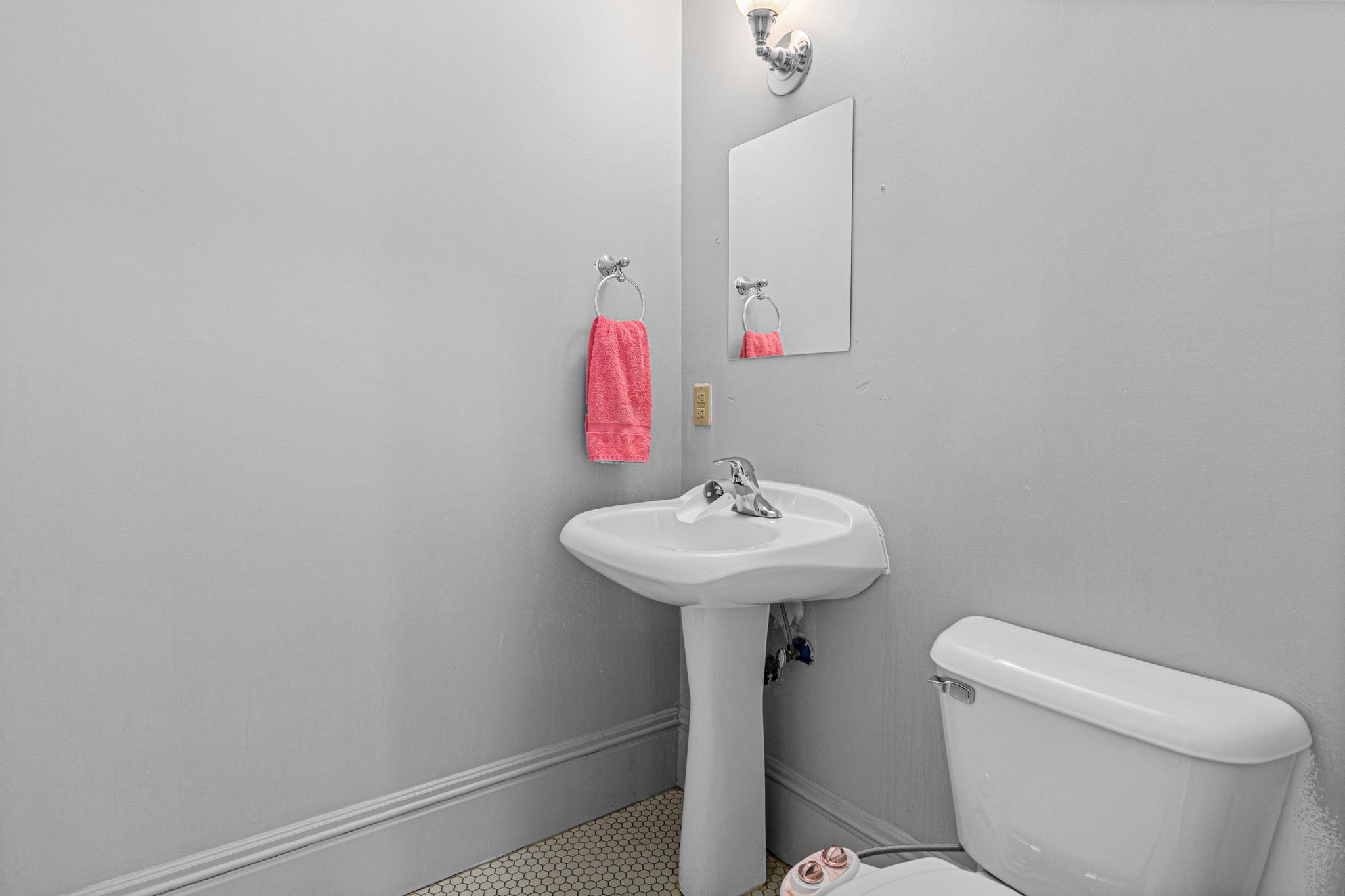 553 Sherburne Avenue Property Photo 17
